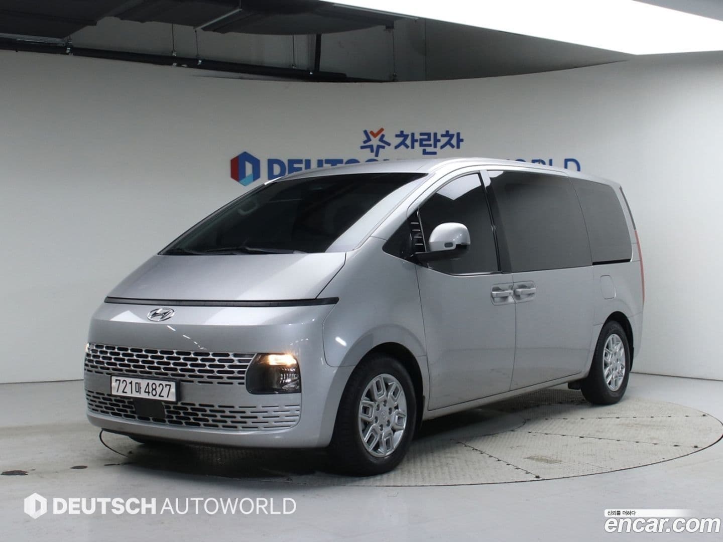 Main__Slider__Photo:Staria Hyundai 2022.0-0