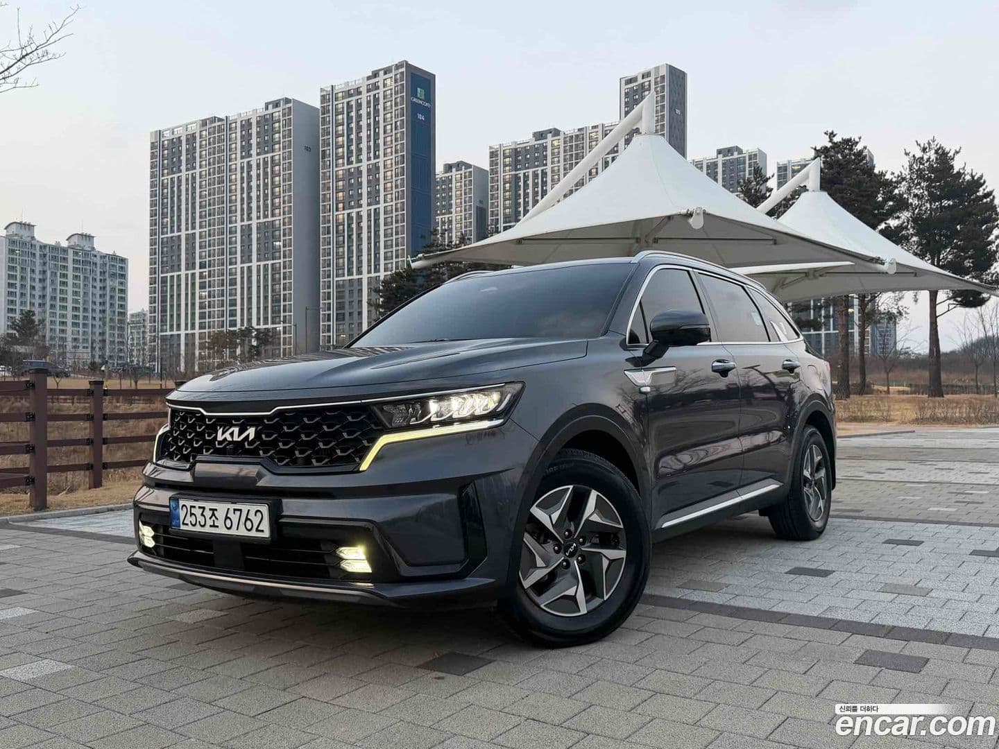 Main__Slider__Photo:Sorento Kia 2021.6-0