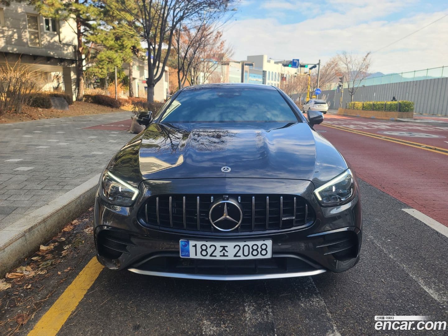 Main__Slider__Photo:E-Class Mercedes-Benz 2021.5-0