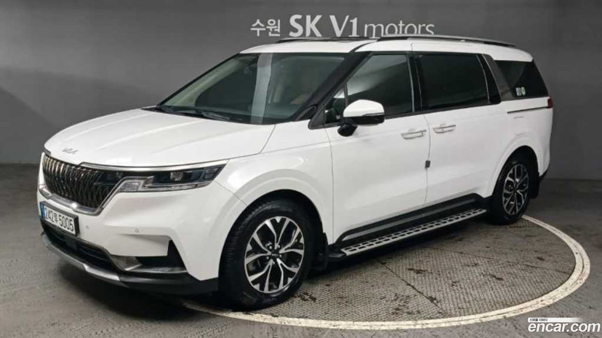 Main__Slider__Photo:Canival Kia 2023.4-0