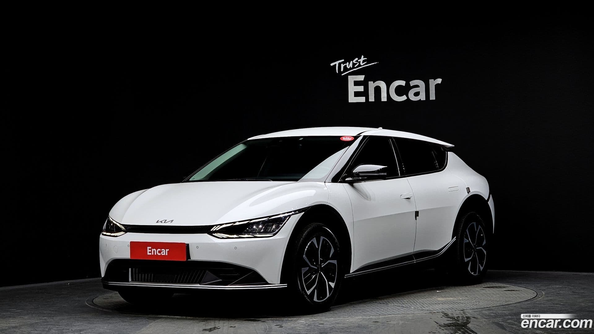 Main__Slider__Photo:EV6 Kia 2022.9-0