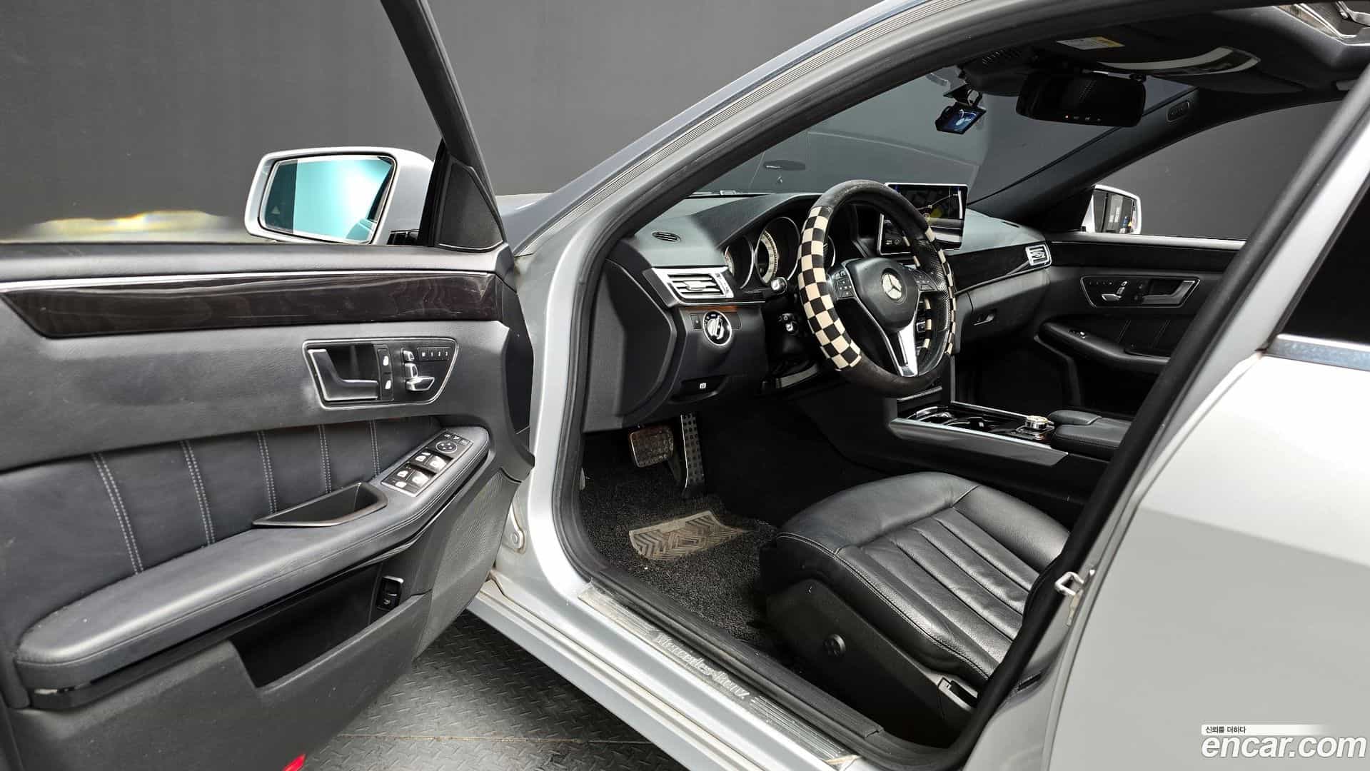 E-Class Mercedes-Benz 2014.9-OPTION-015