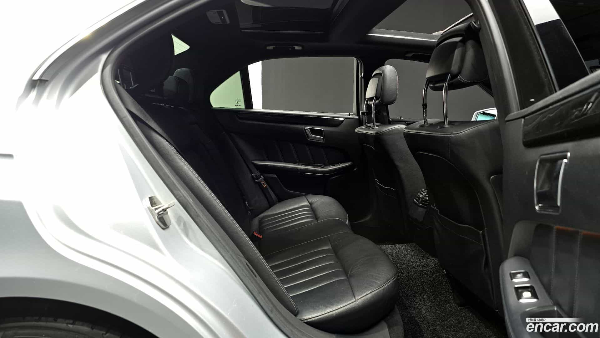 E-Class Mercedes-Benz 2014.9-OPTION-016