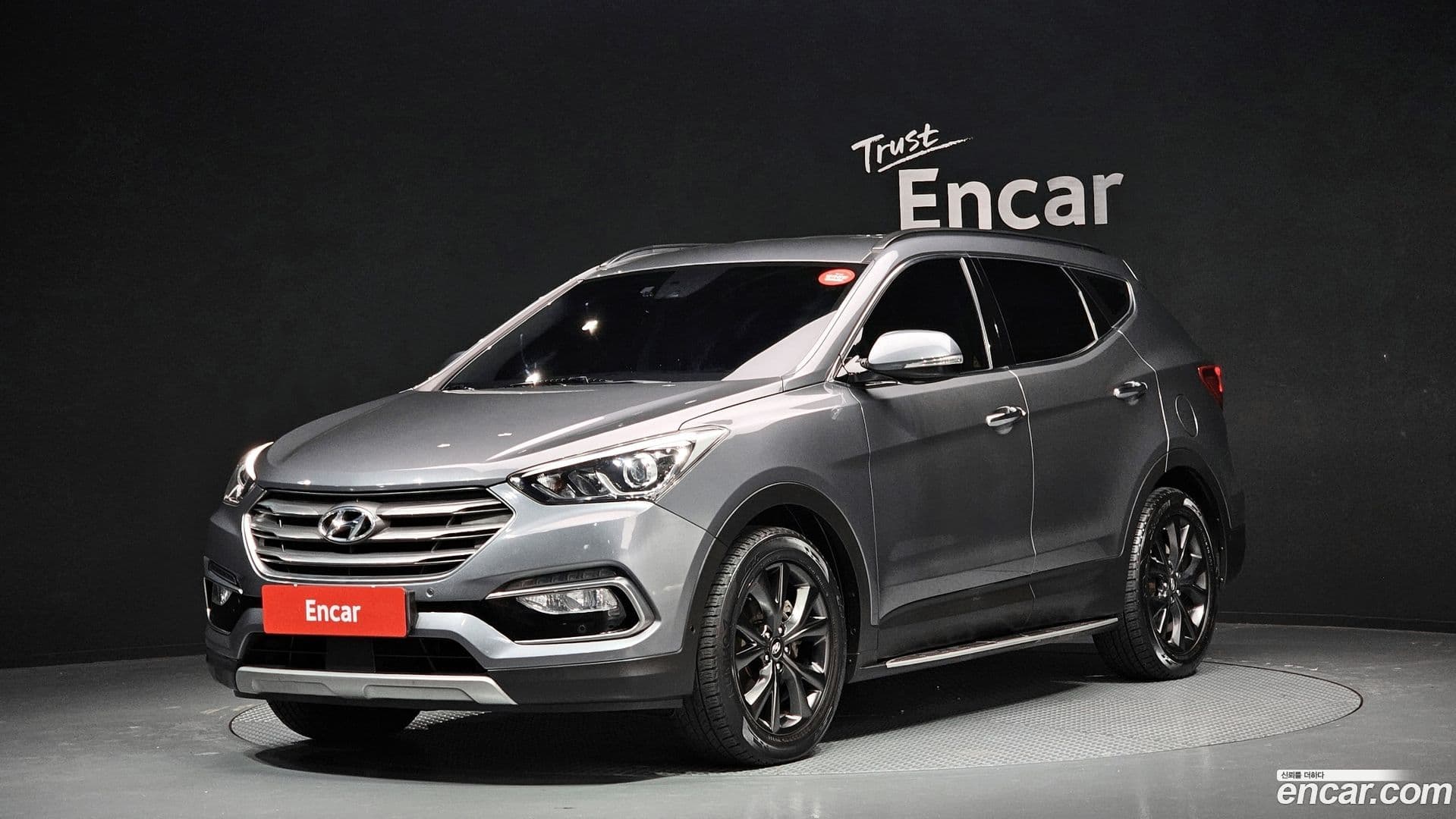 Main__Slider__Photo:Santafe Hyundai 2015.8-0