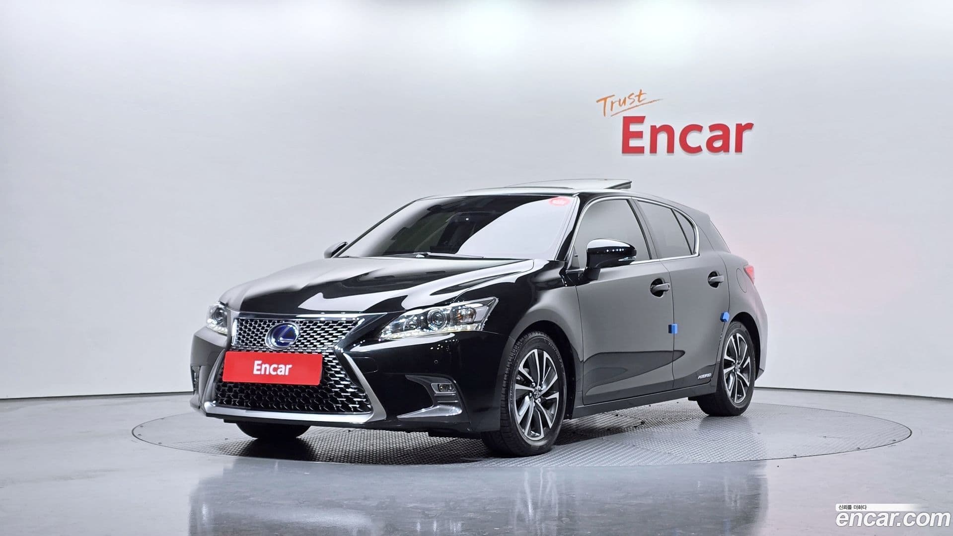 Main__Slider__Photo:CT200h Lexus 2017.10-0