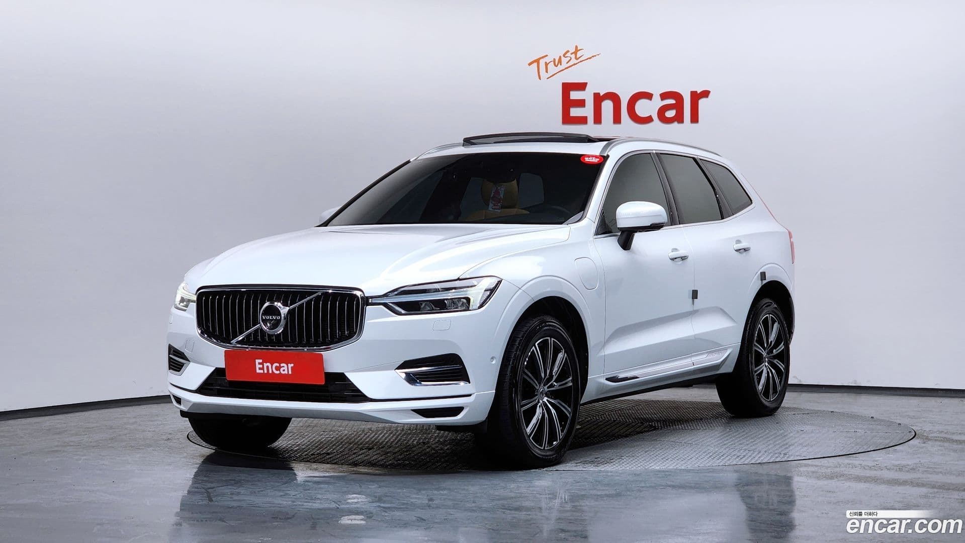 Main__Slider__Photo:XC60 Volvo 2021.0-0