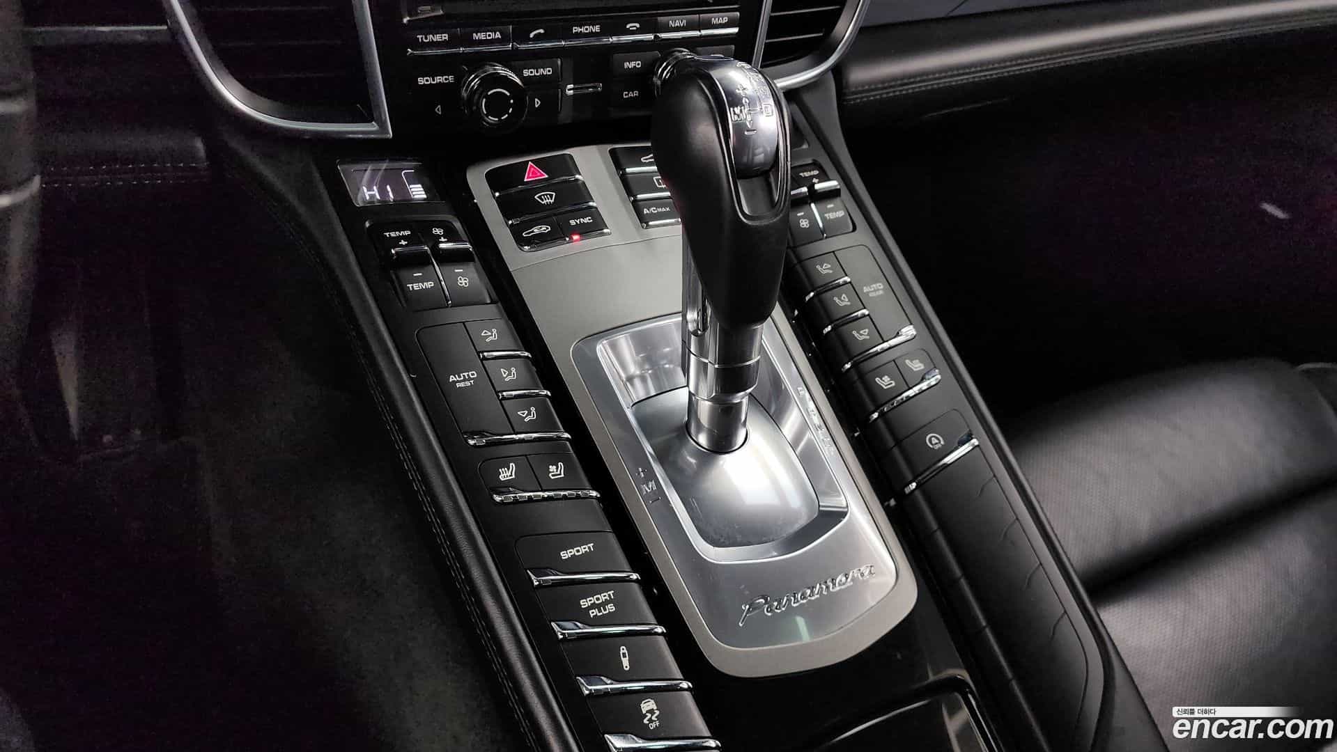 Panamera Porsche 2015.7-INNER-009