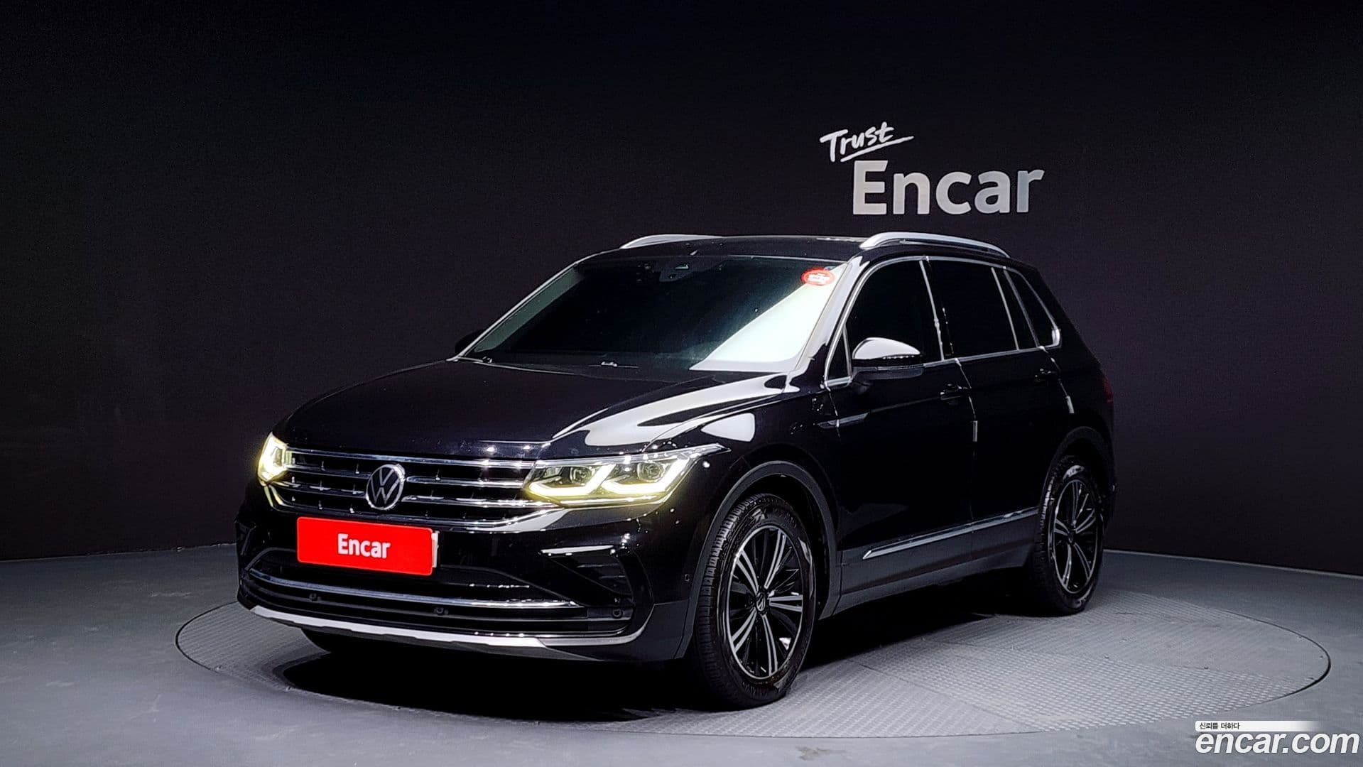 Main__Slider__Photo:Tiguan Volkswagen 2021.7-0