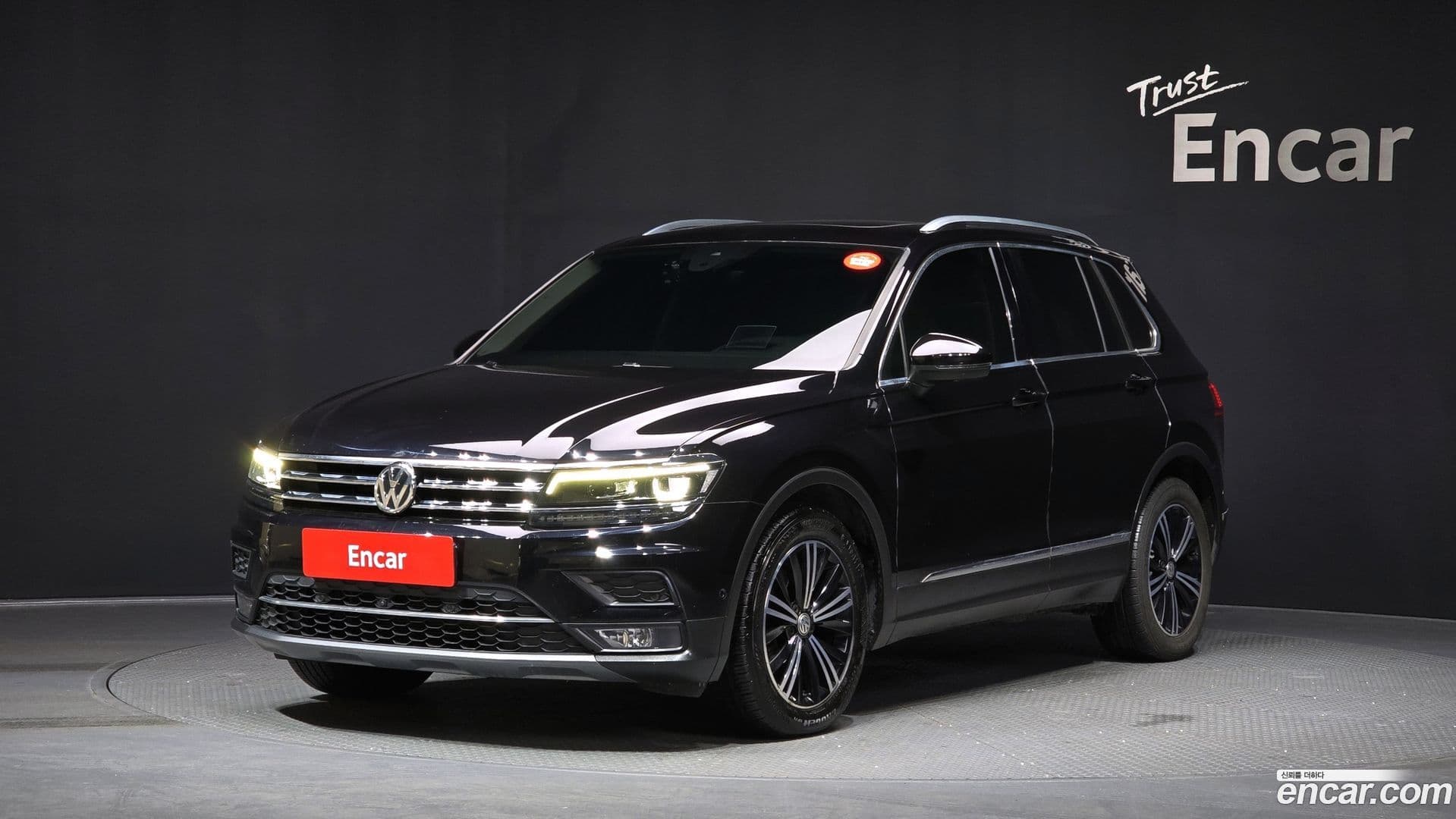 Main__Slider__Photo:Tiguan Volkswagen 2020.5-0