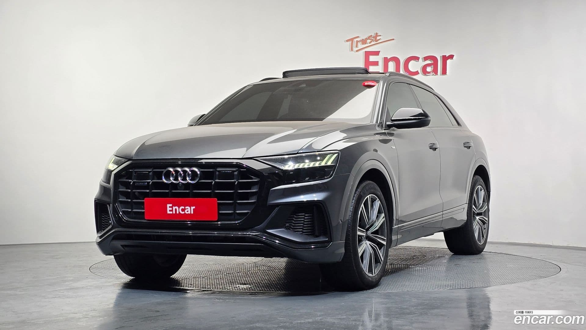 Main__Slider__Photo:Q8 Audi 2021.3-0