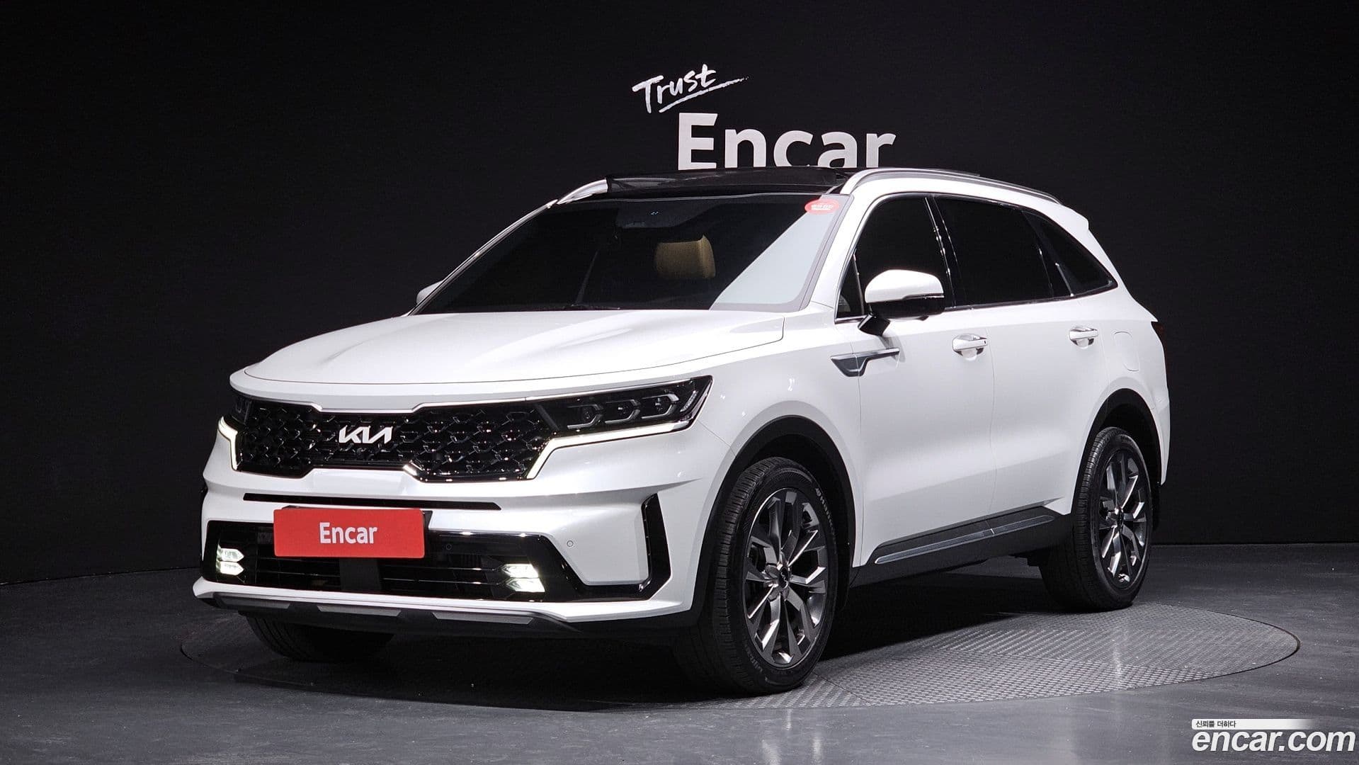 Main__Slider__Photo:Sorento Kia 2021.6-0