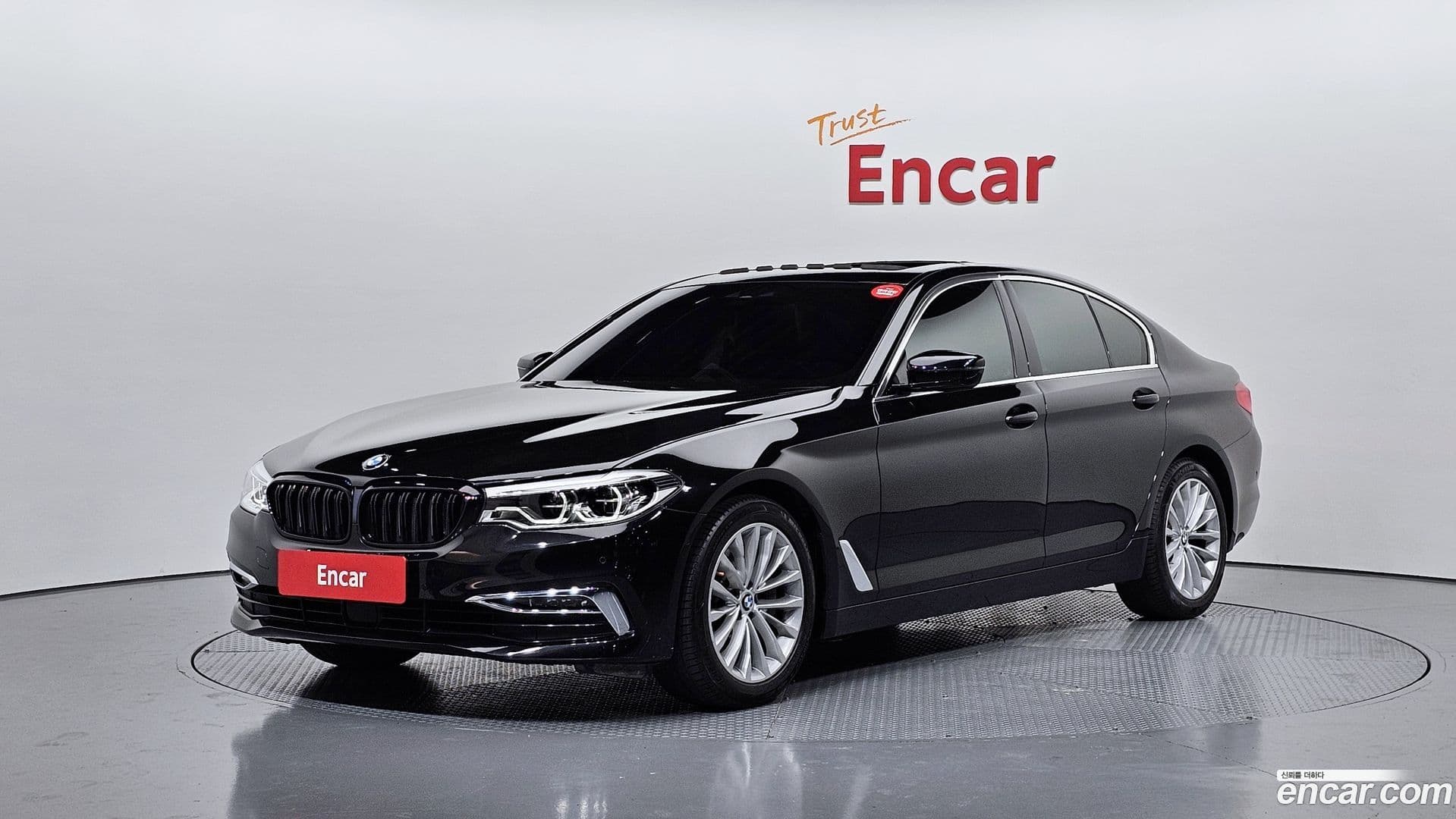 Main__Slider__Photo:5-Series BMW 2019.6-0