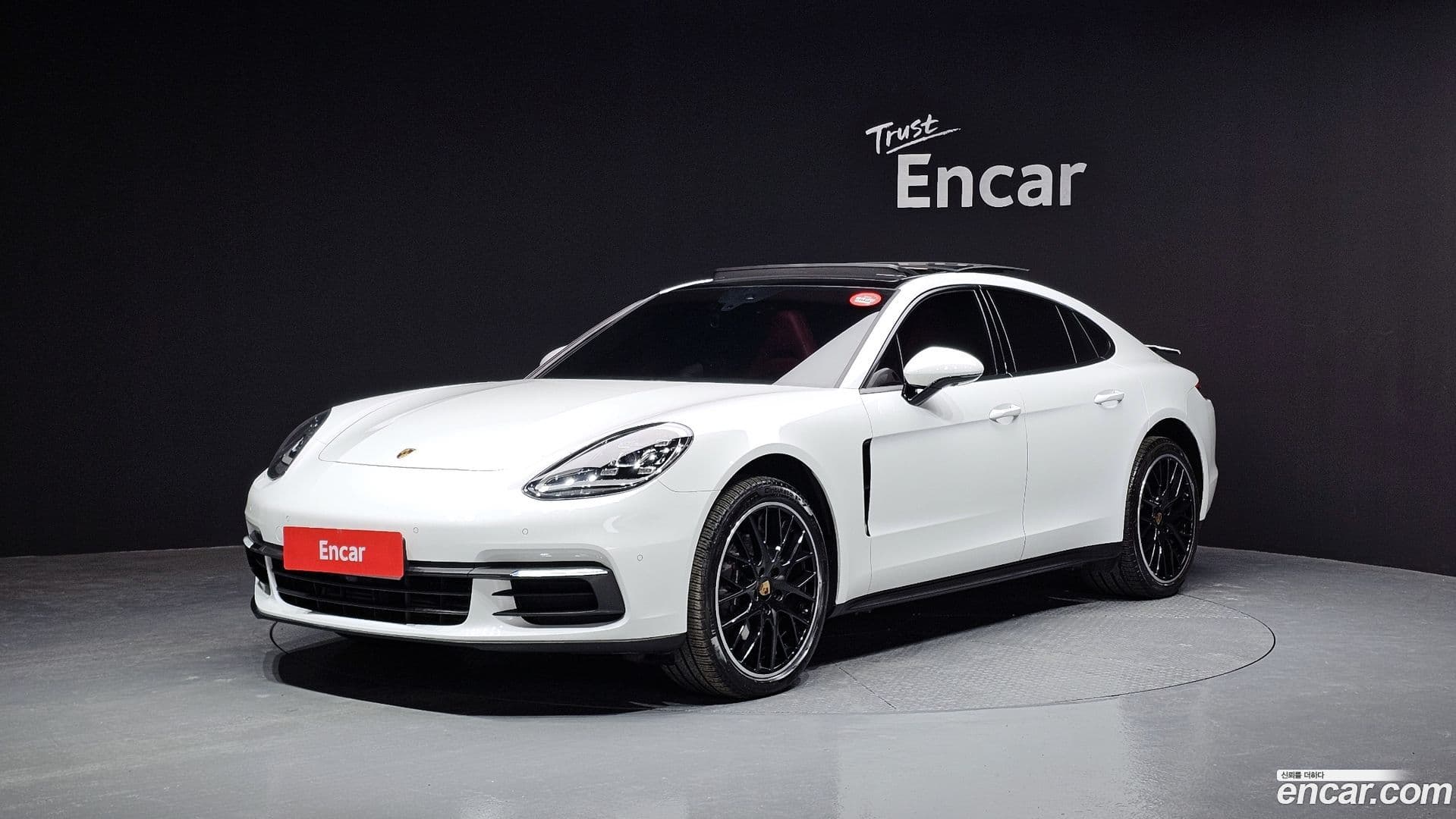Main__Slider__Photo:Panamera Porsche 2018.9-0