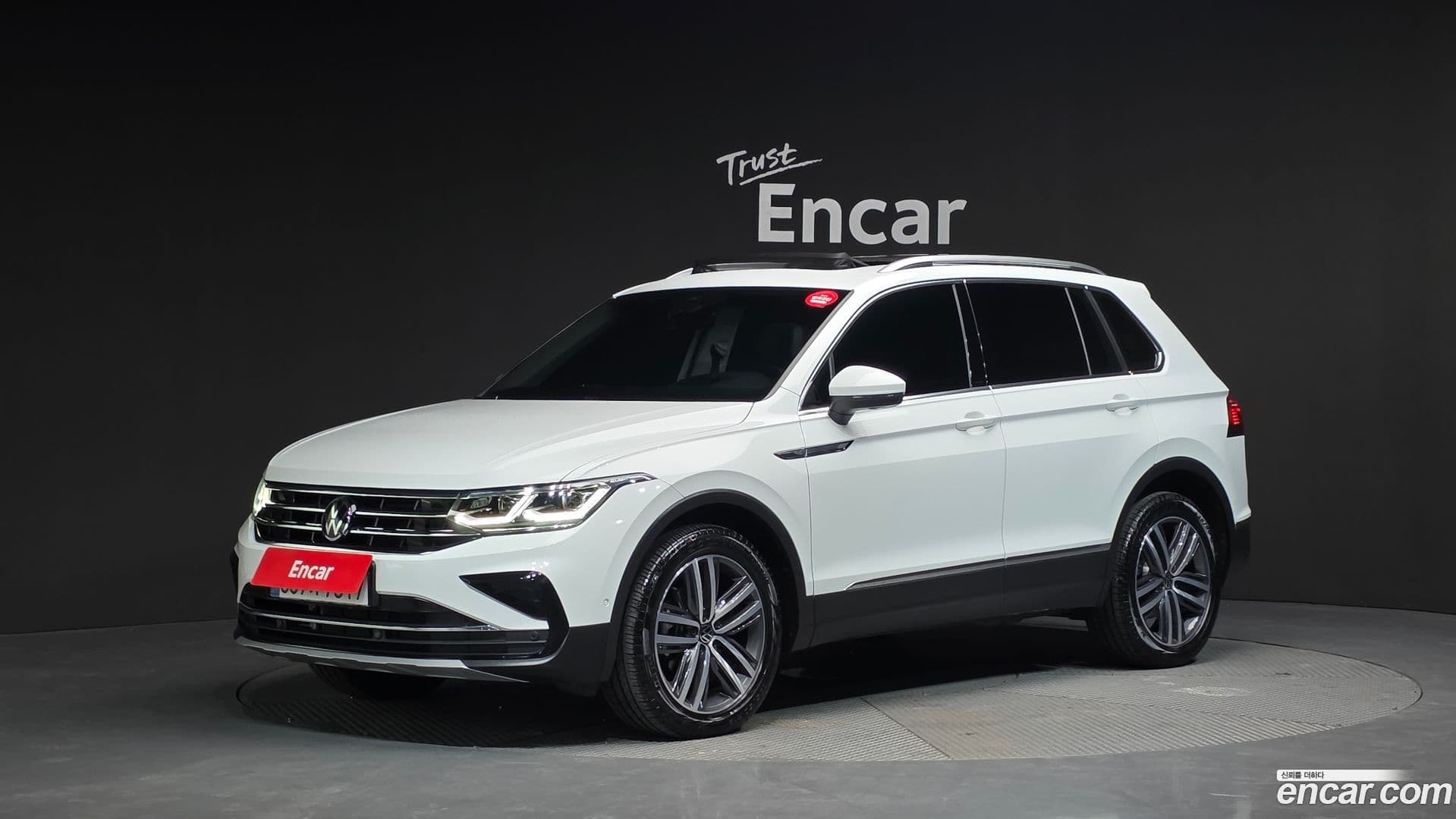 Main__Slider__Photo:Tiguan Volkswagen 2022.3-0
