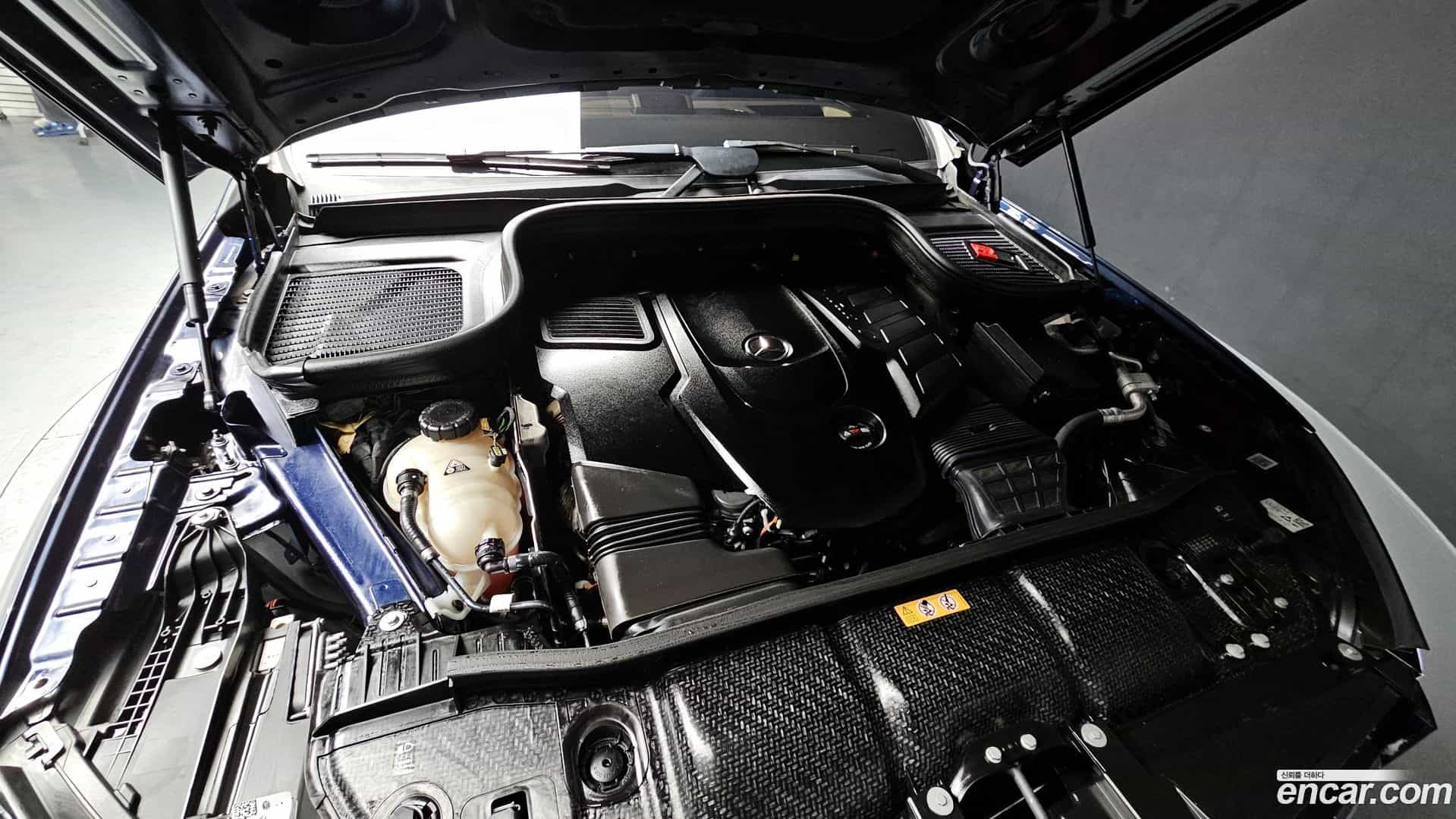 GLE-Class Mercedes-Benz 2022.6-INNER-006