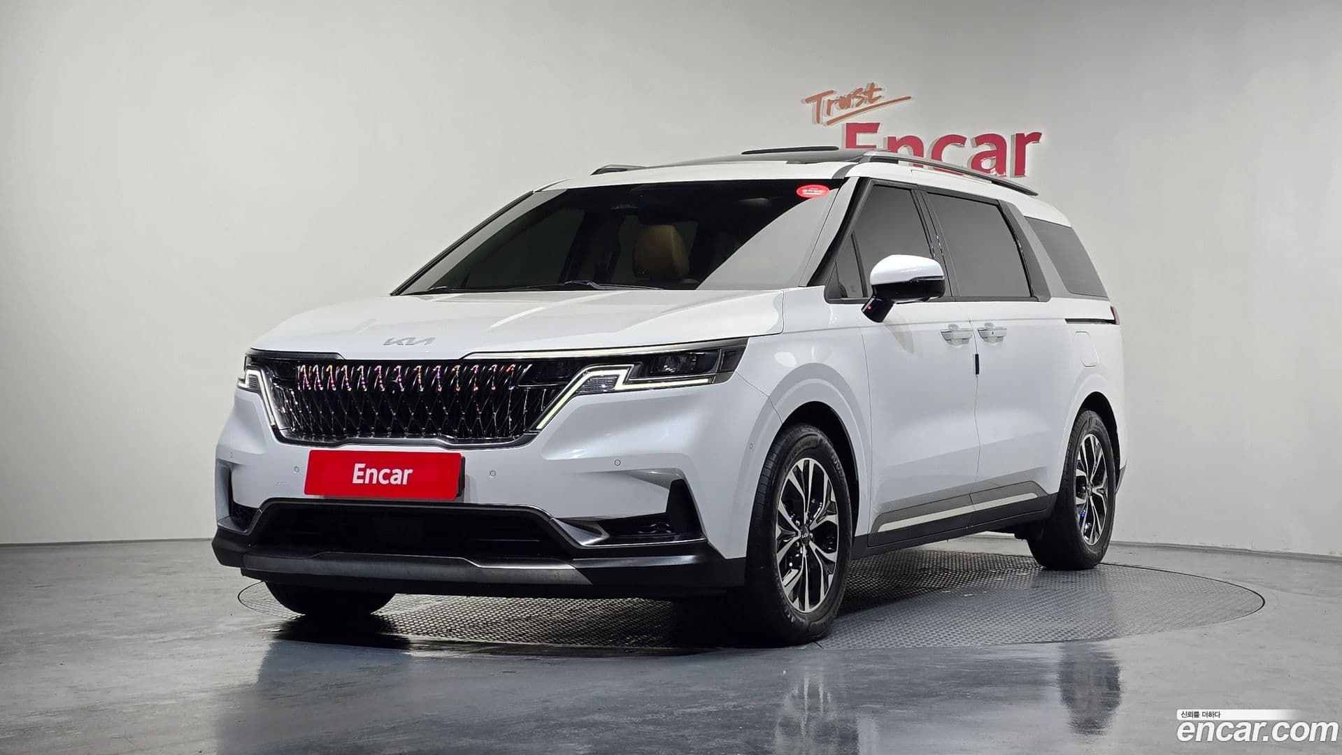 Main__Slider__Photo:Canival Kia 2023.7-0