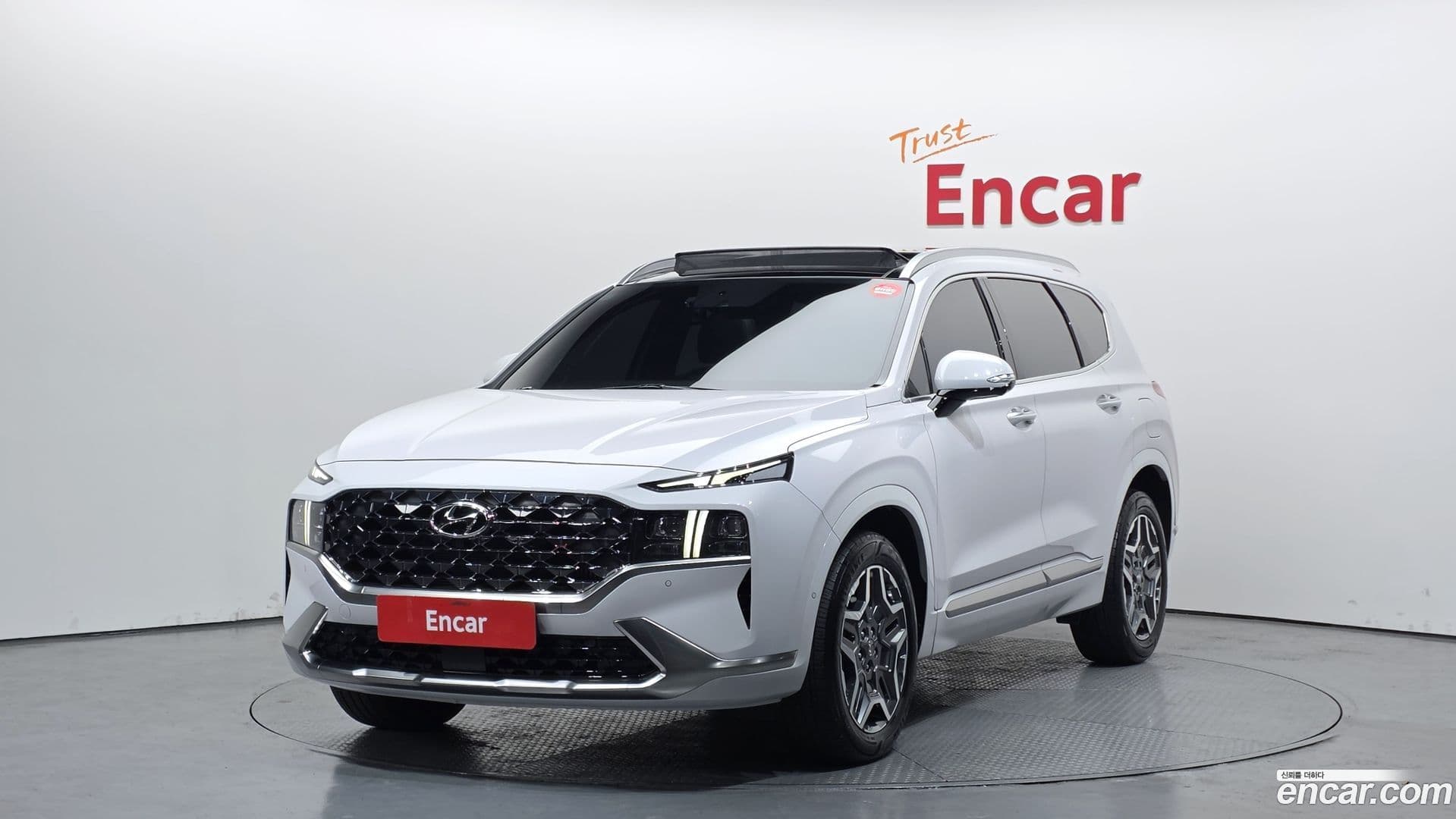 Main__Slider__Photo:Santafe Hyundai 2022.0-0