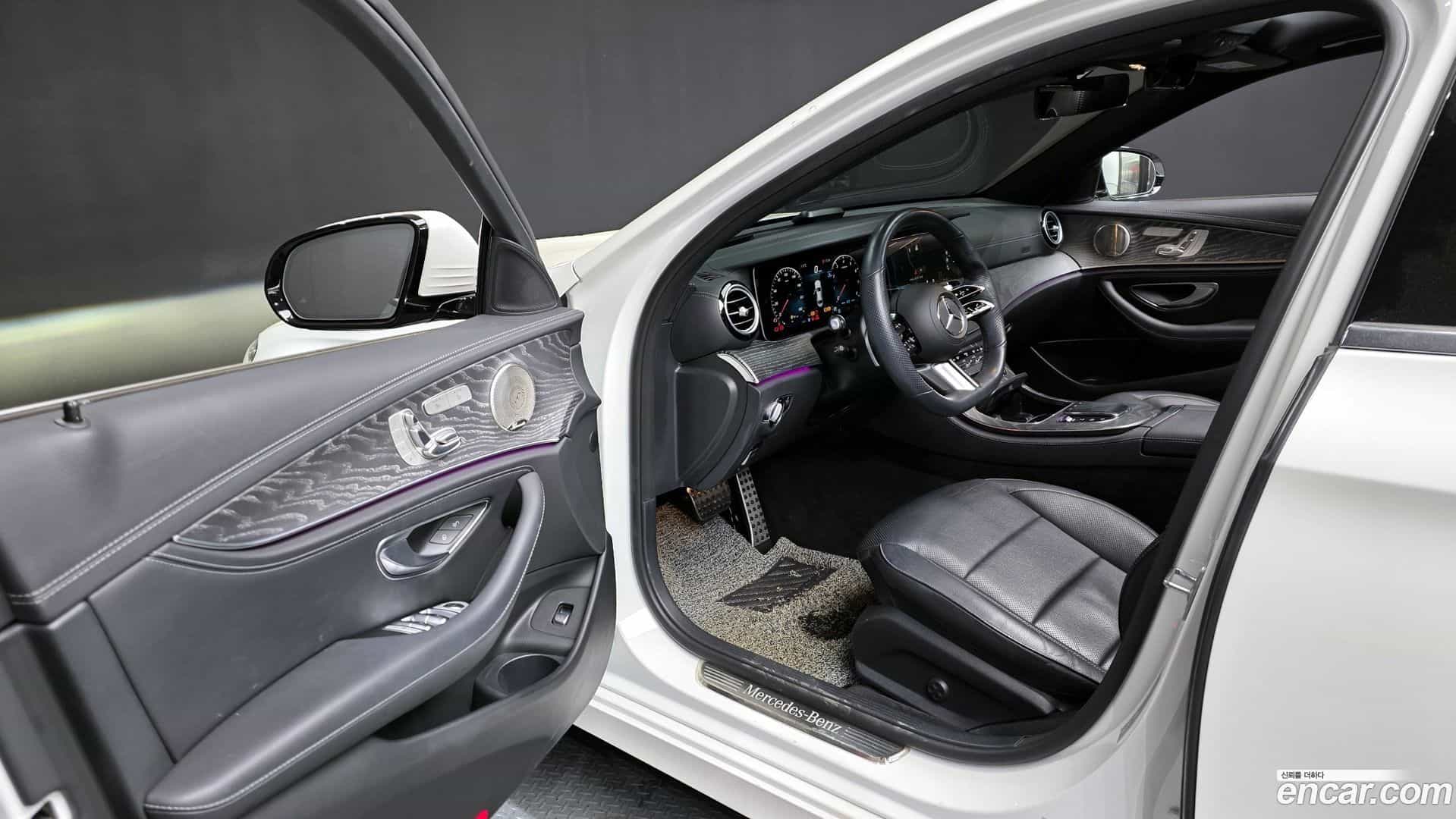 E-Class Mercedes-Benz 2022.5-INNER-010