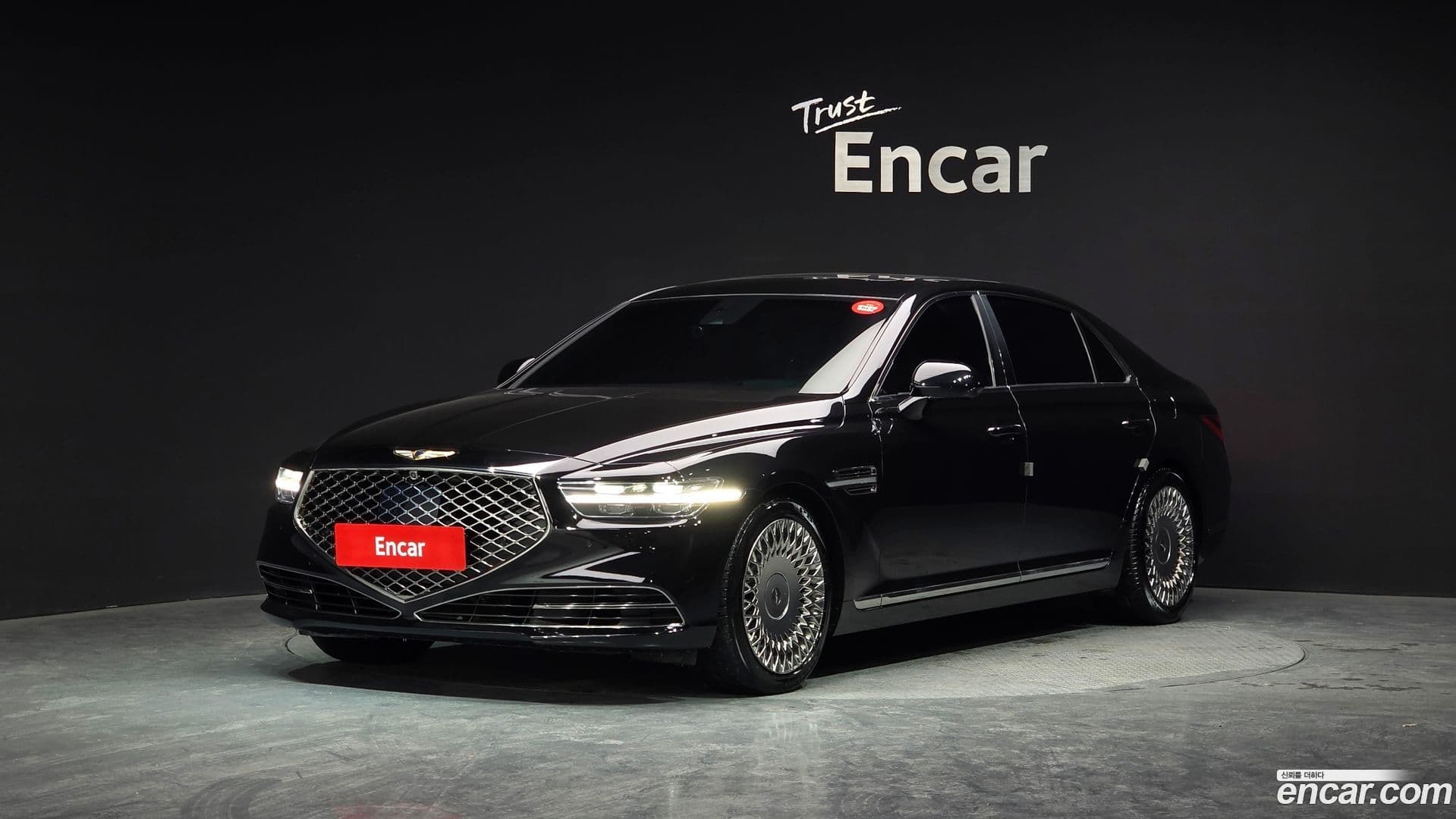 Main__Slider__Photo:G90 Genesis 2019.1-0