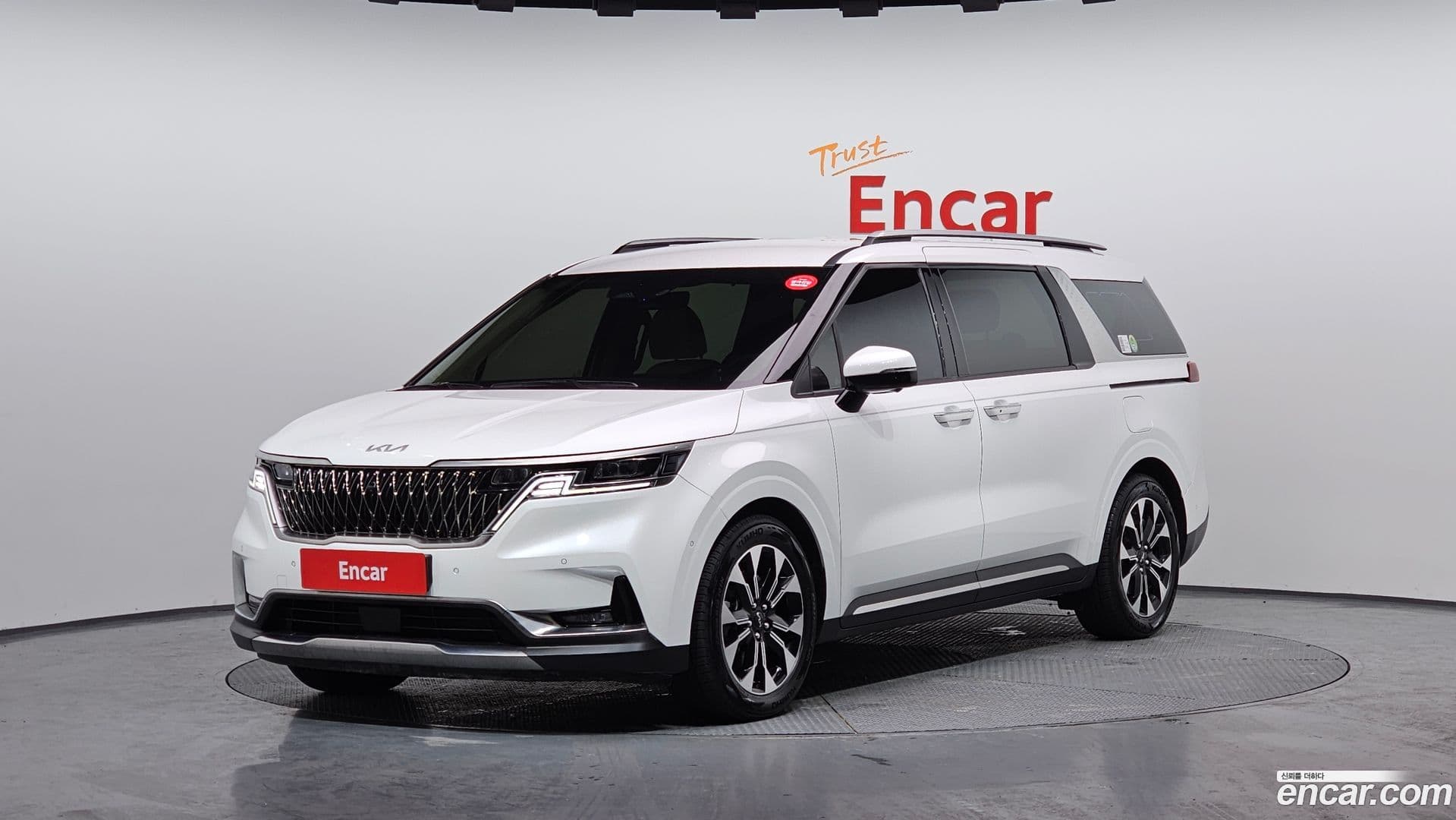 Main__Slider__Photo:Canival Kia 2023.2-0