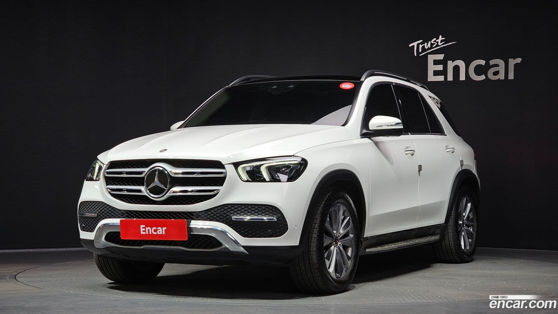 Main__Slider__Photo:GLE-Class Mercedes-Benz 2021.4-0