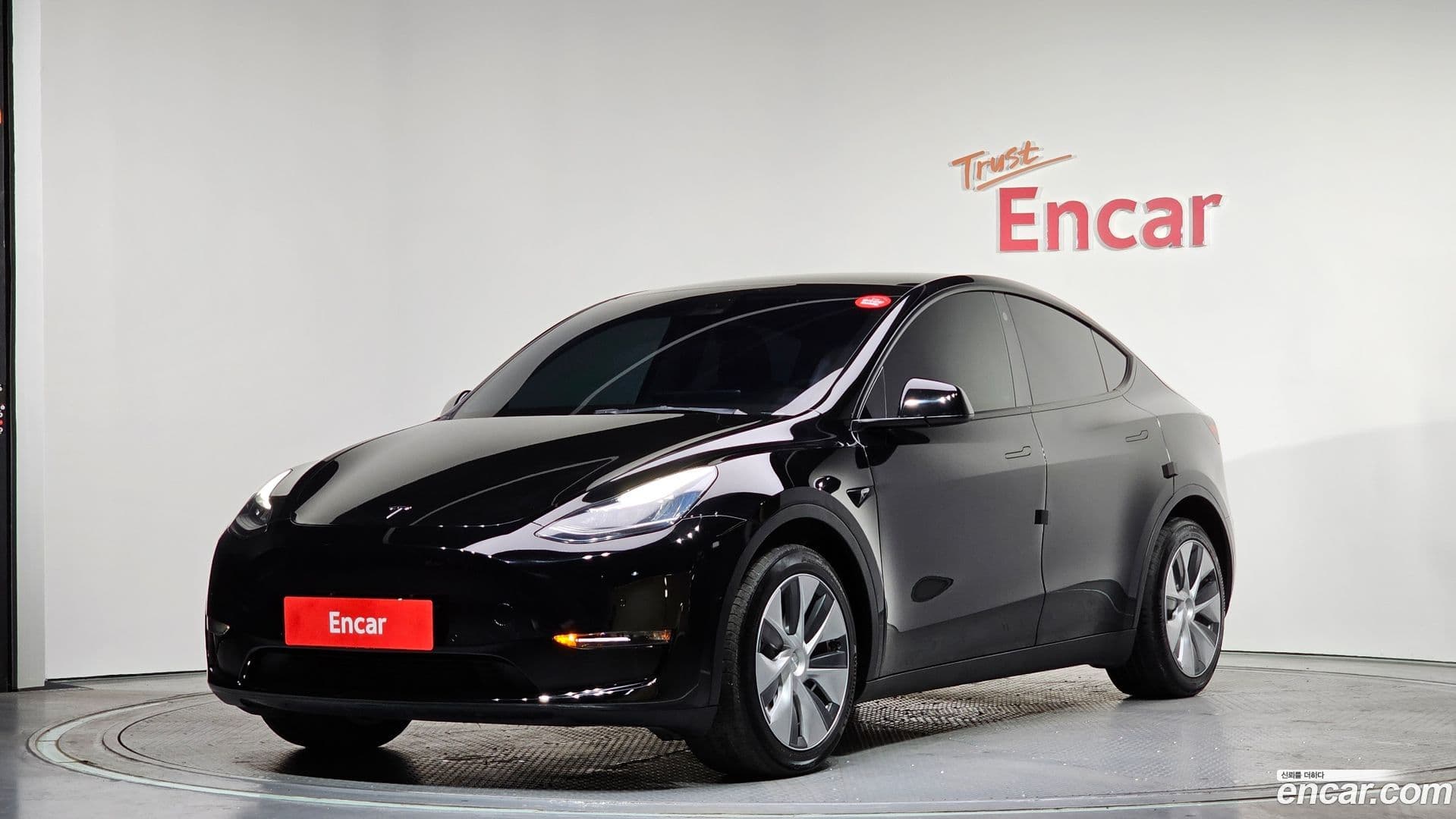 Main__Slider__Photo:Model Y Tesla 2021.5-0