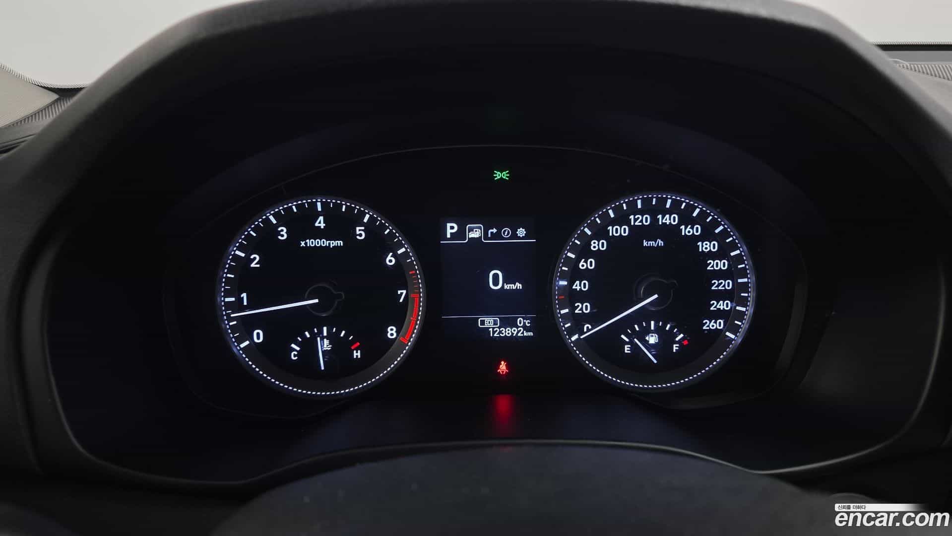 Grandeur Hyundai 2019.0-INNER-008