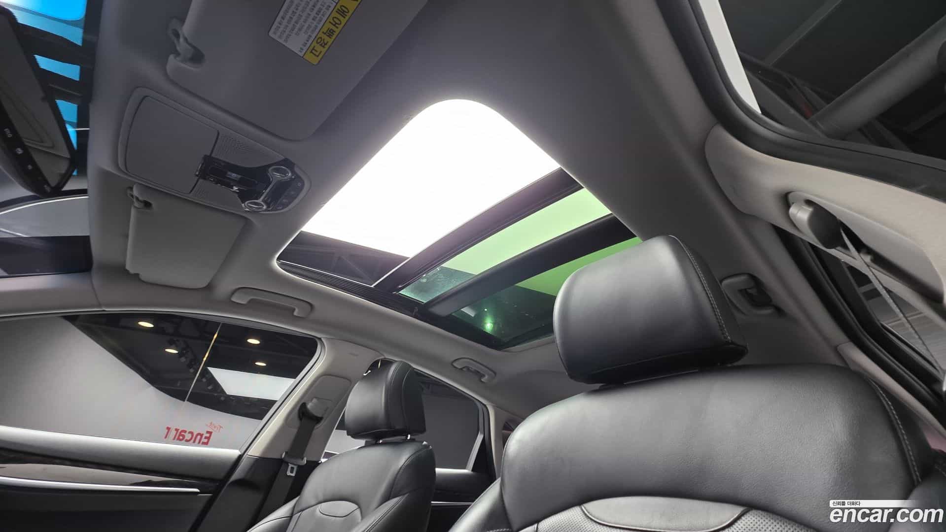 Grandeur Hyundai 2019.0-OPTION-015