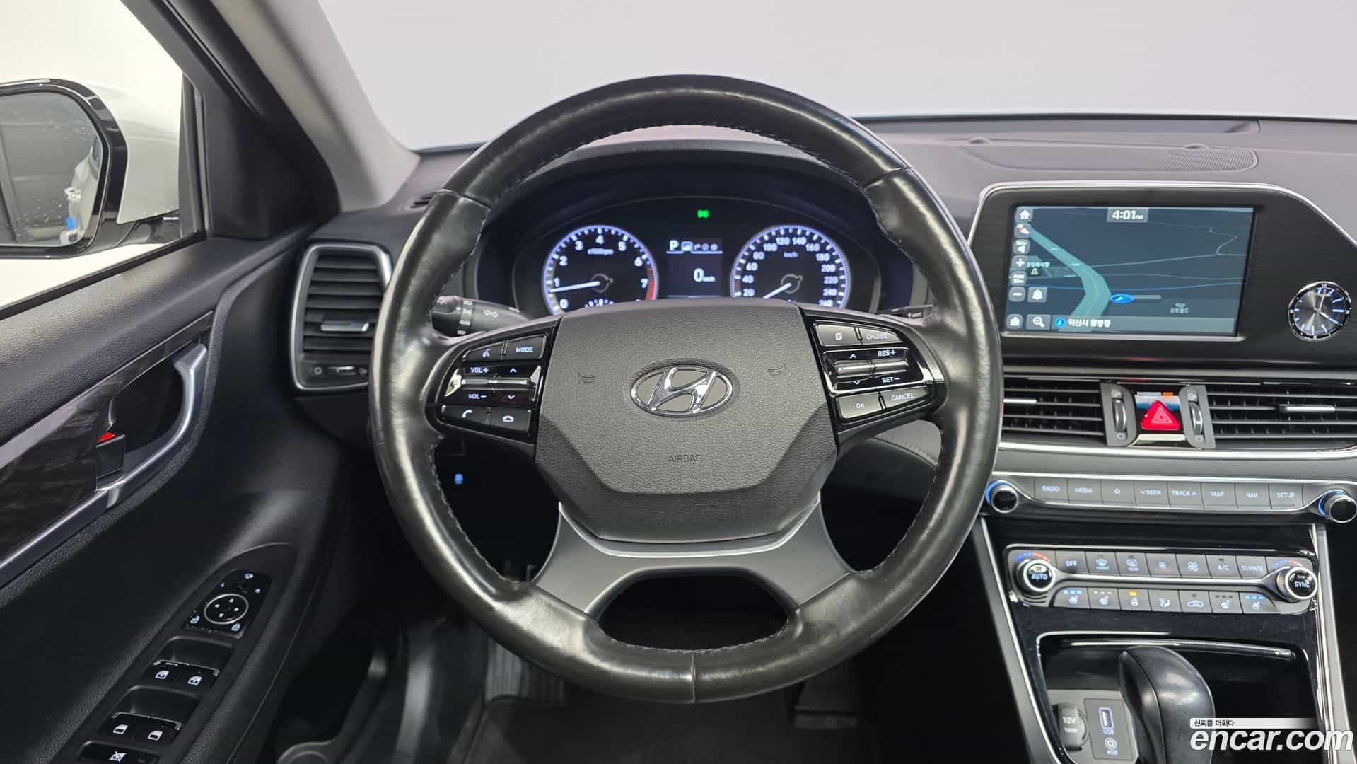 Grandeur Hyundai 2019.0-OPTION-018