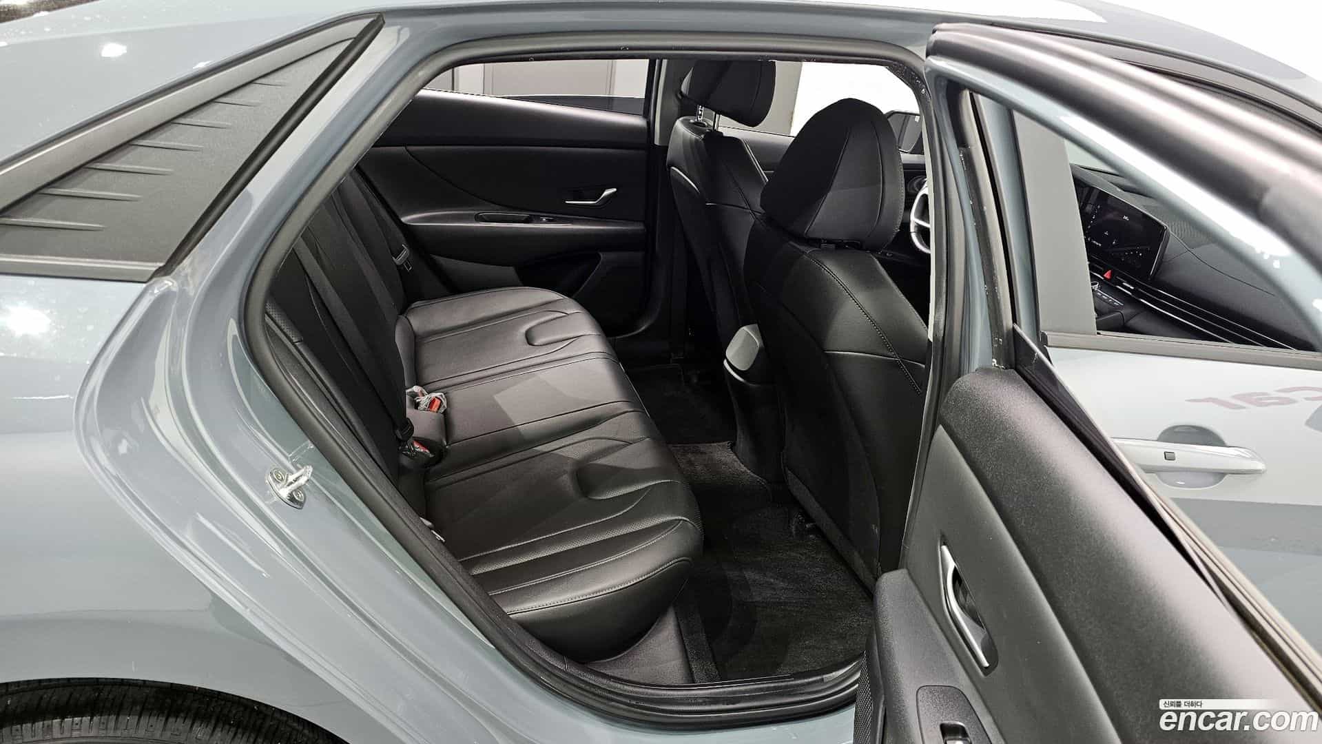 AVANTE Hyundai 2022.3-OPTION-016