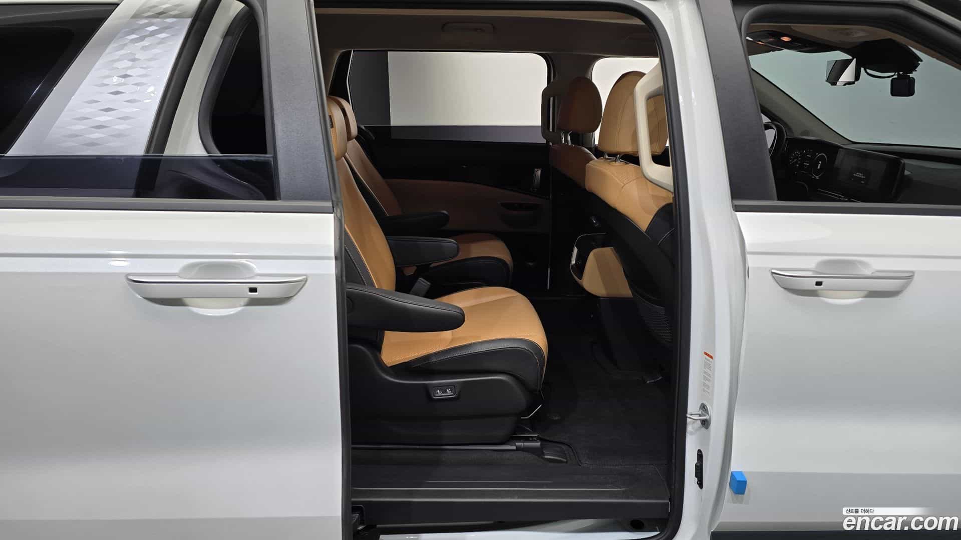 Canival Kia 2023.6-OPTION-016