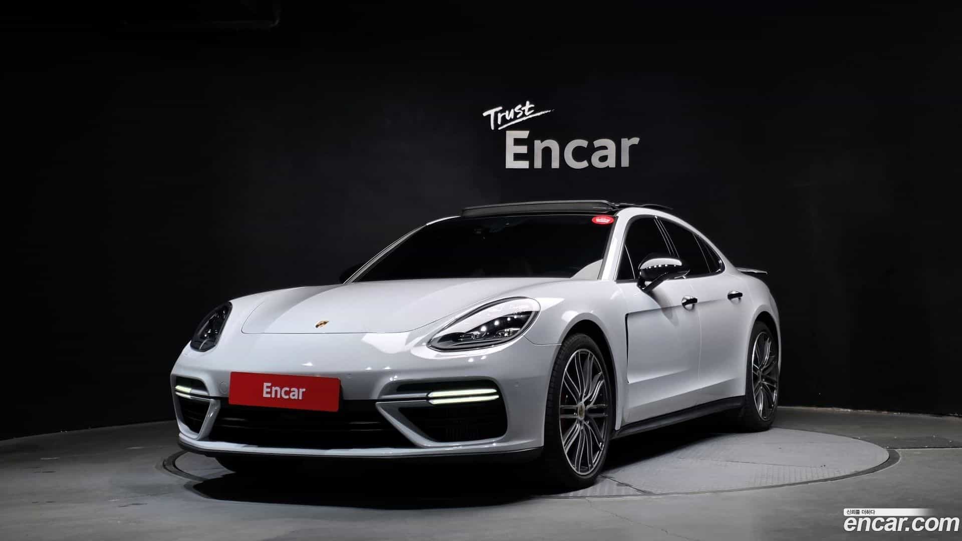 Panamera Porsche 2018.3-OUTER-001