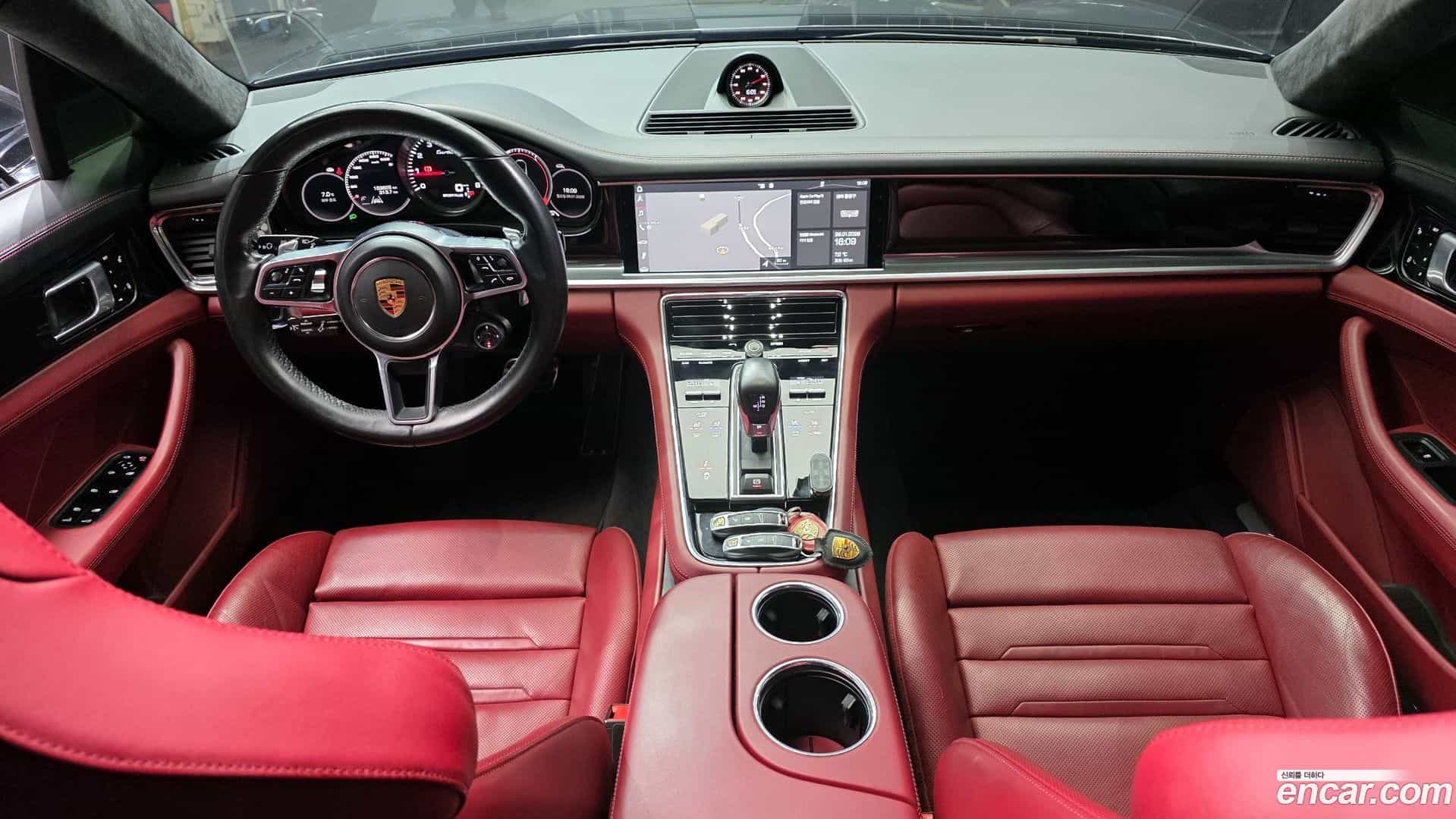 Panamera Porsche 2018.3-INNER-007