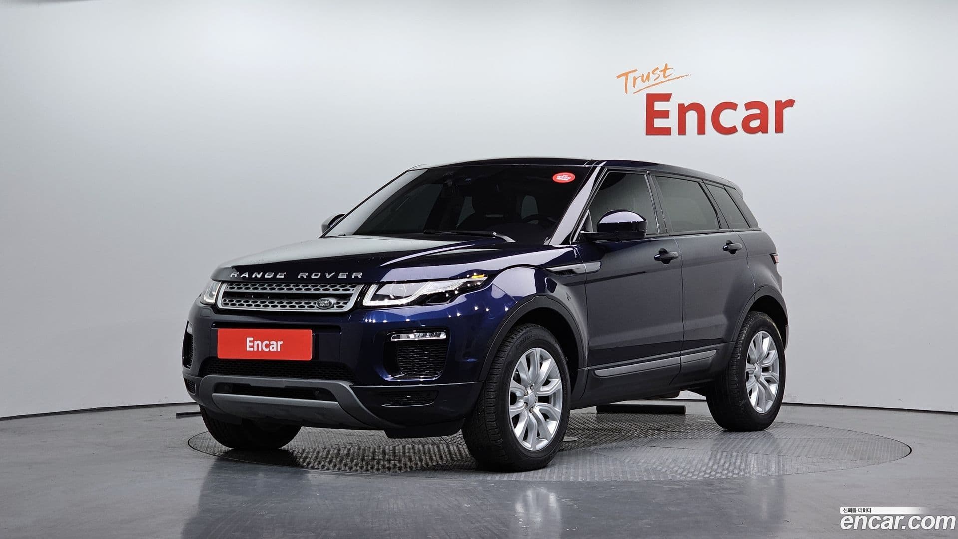 Main__Slider__Photo:Range Rover Evoque Land Rover 2019.3-0