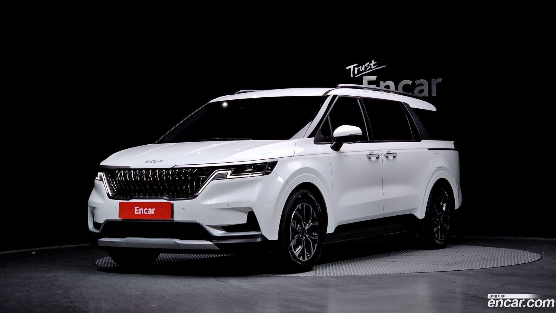 Main__Slider__Photo:Canival Kia 2023.6-0