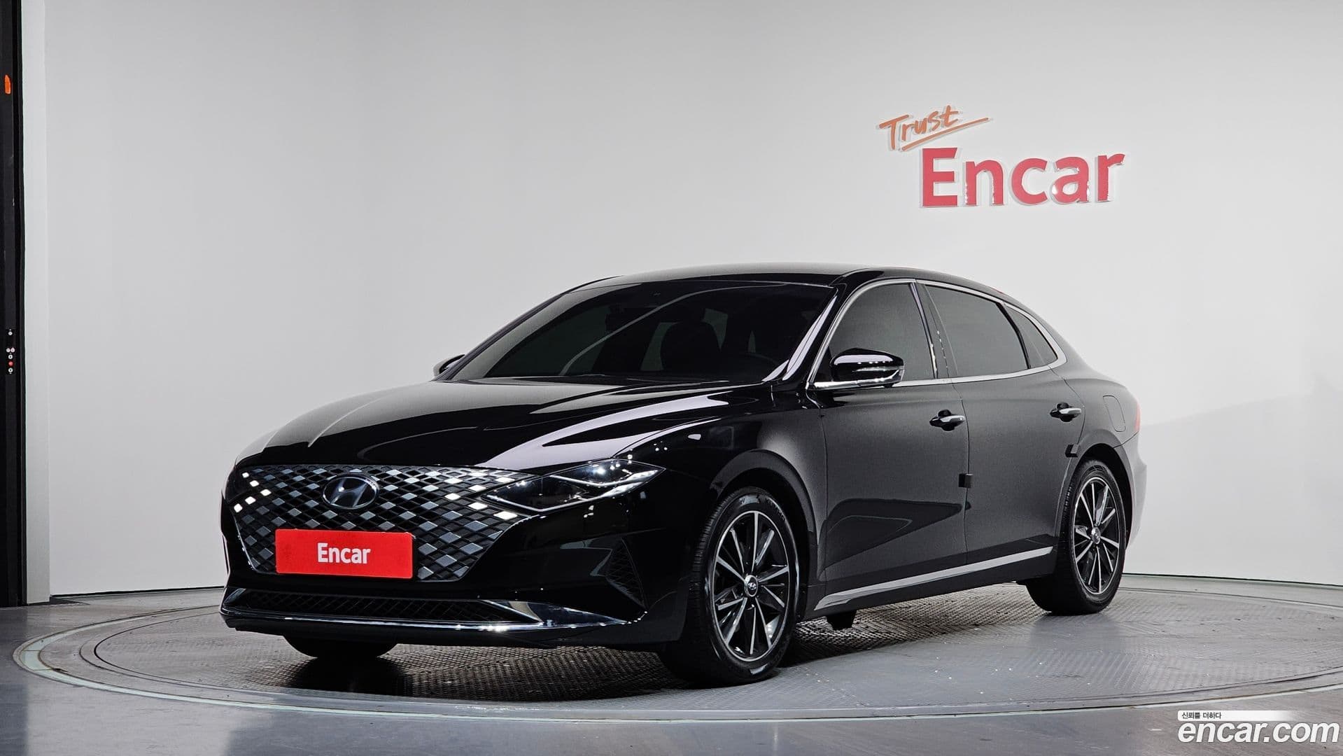 Main__Slider__Photo:Grandeur Hyundai 2021.11-0