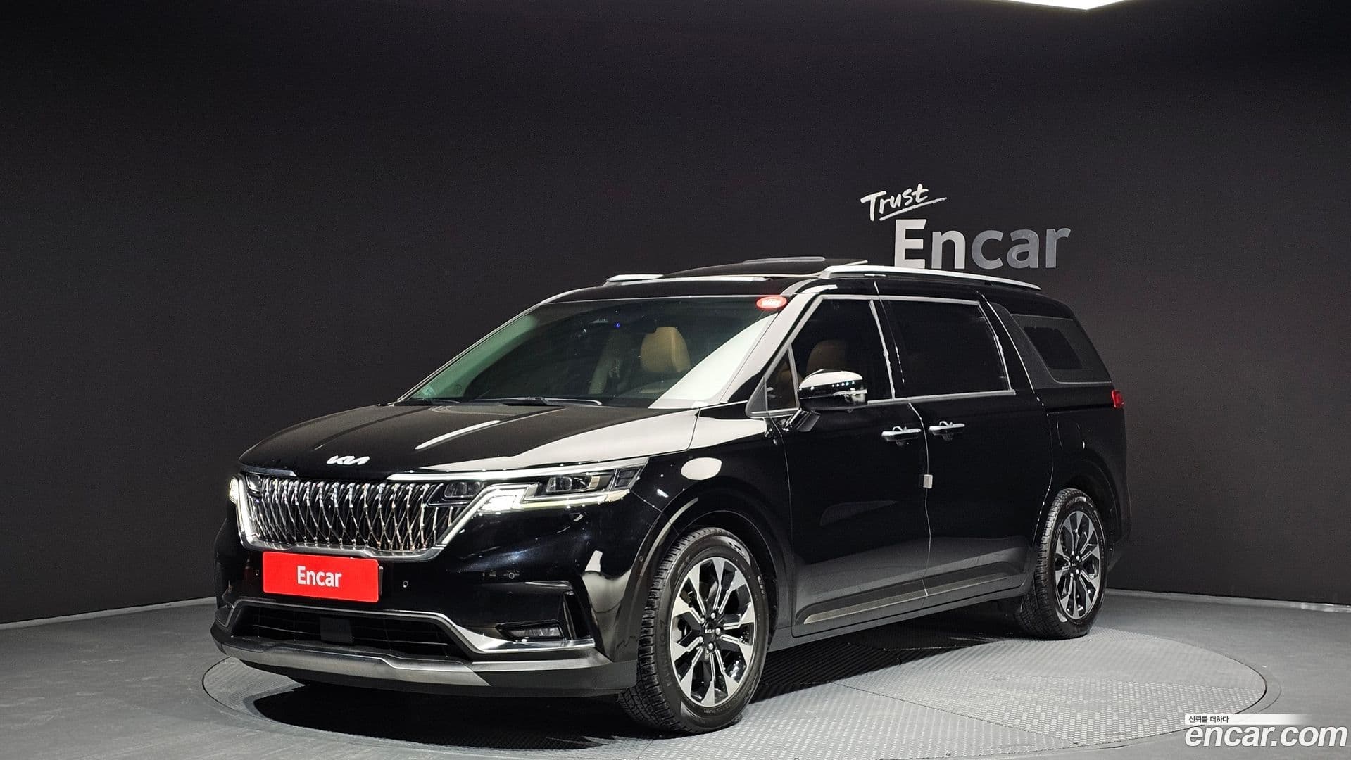 Main__Slider__Photo:Canival Kia 2022.0-0