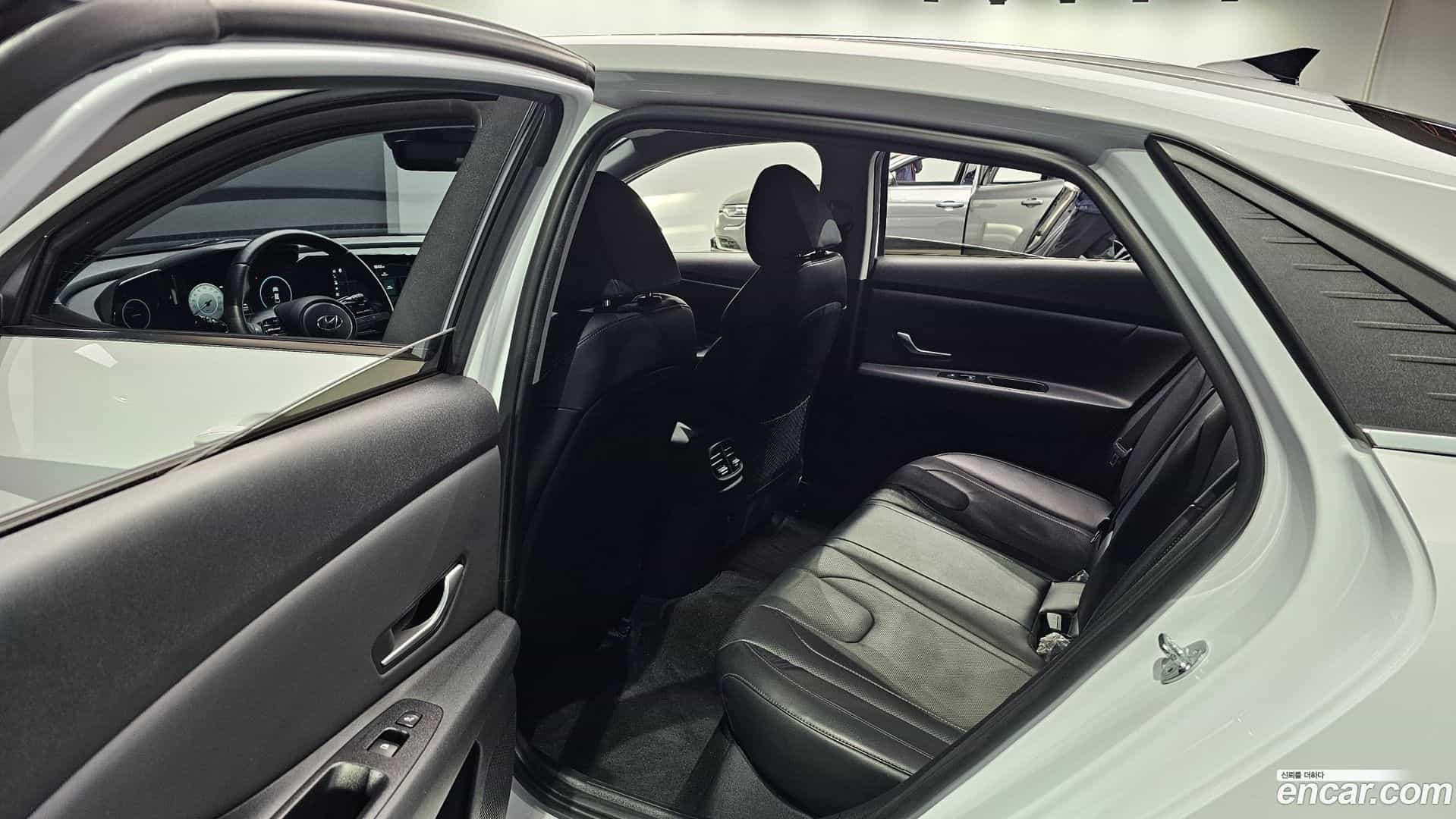 AVANTE Hyundai 2023.2-OPTION-016
