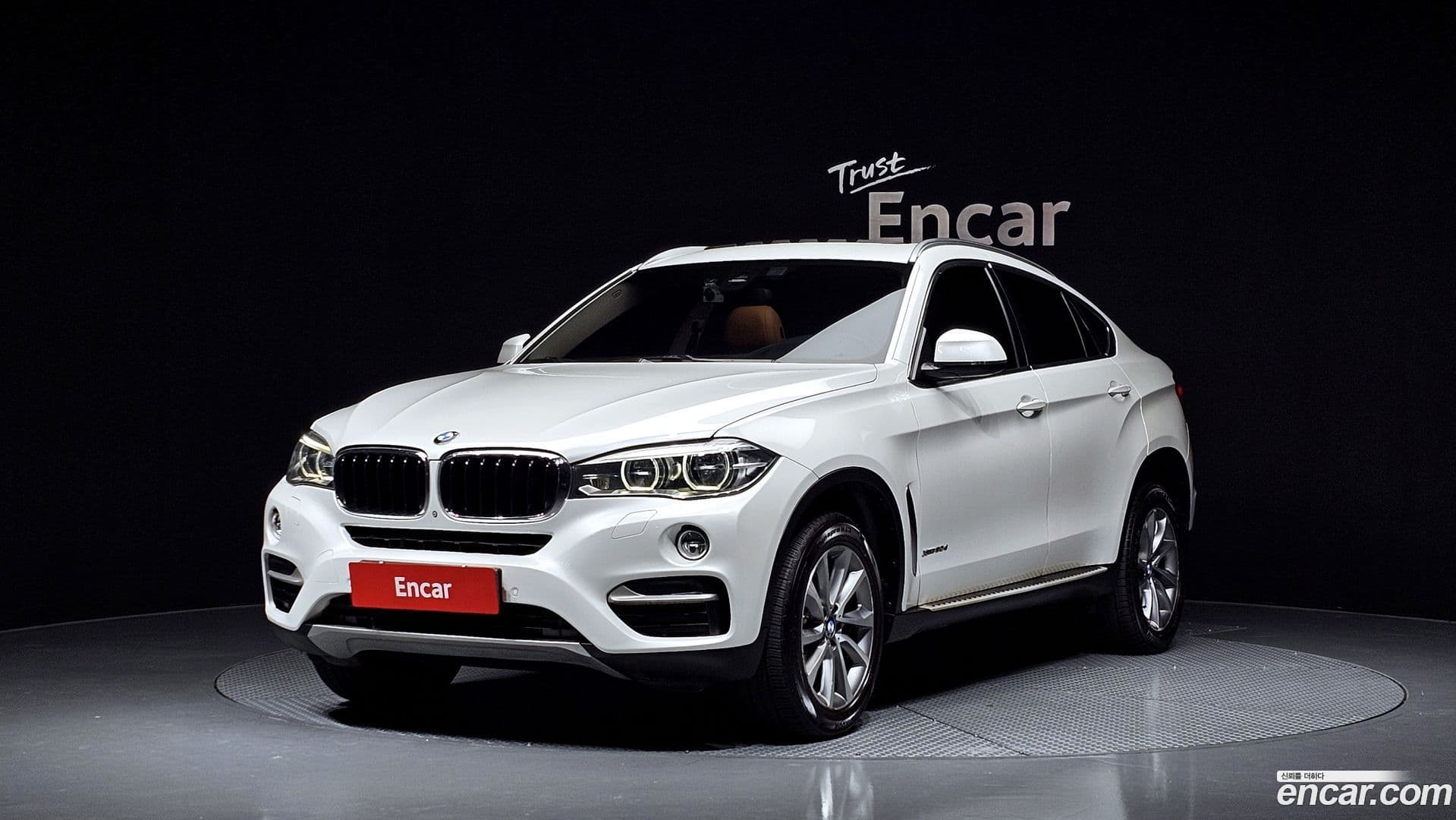 Main__Slider__Photo:X6 BMW 2015.5-0