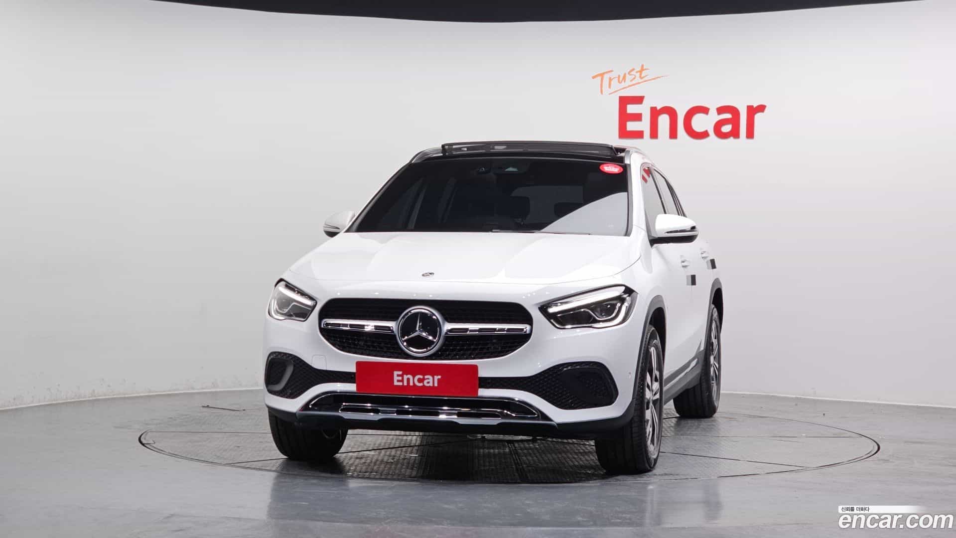 GLA-Class Mercedes-Benz 2021.1-OUTER-003