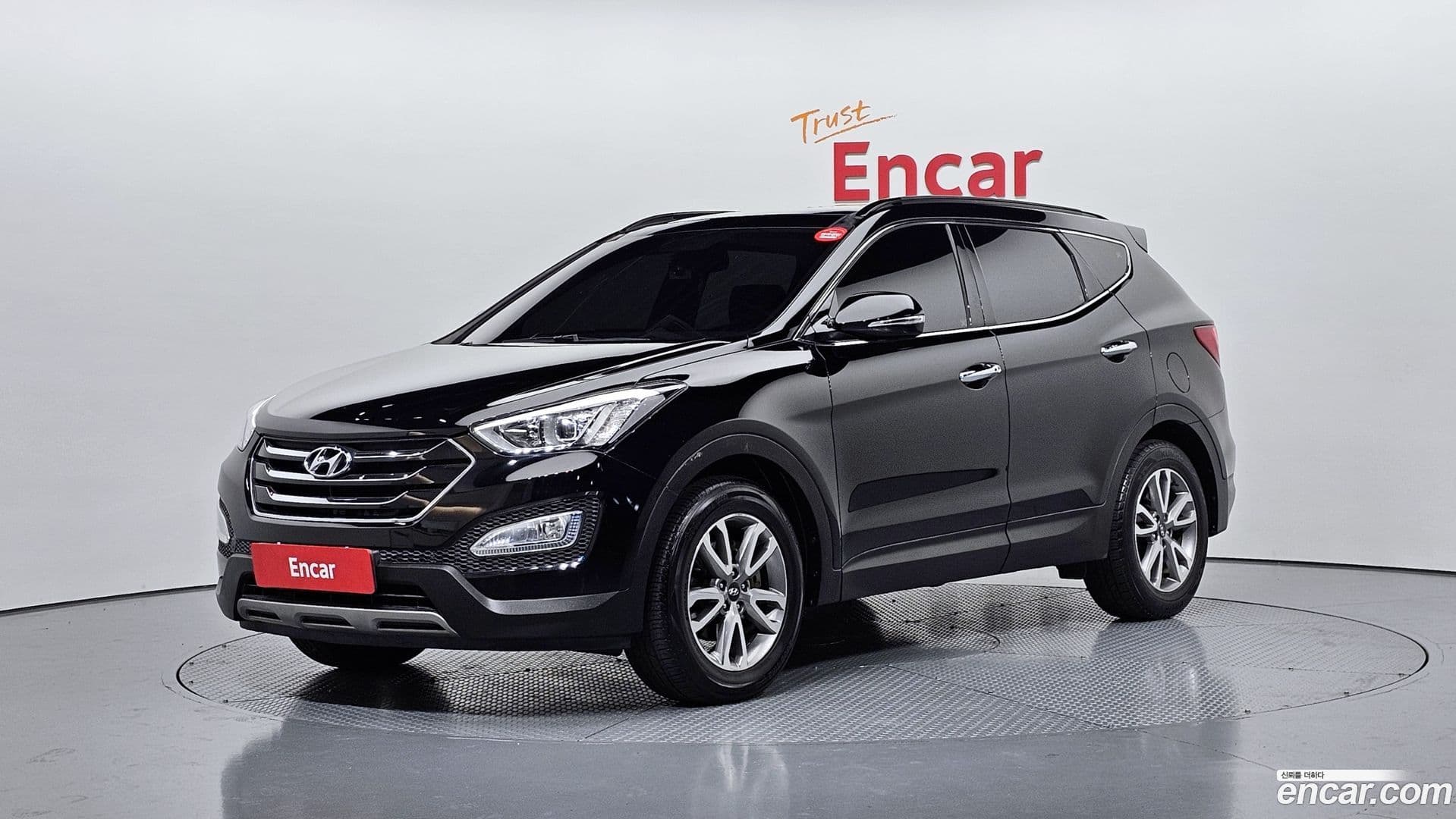 Main__Slider__Photo:Santafe Hyundai 2014.3-0