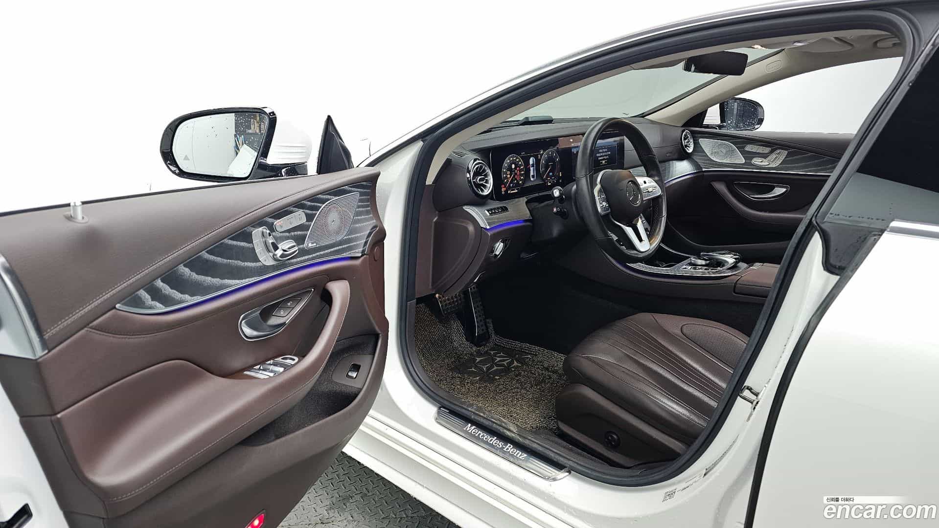 CLS-Class Mercedes-Benz 2020.4-INNER-010