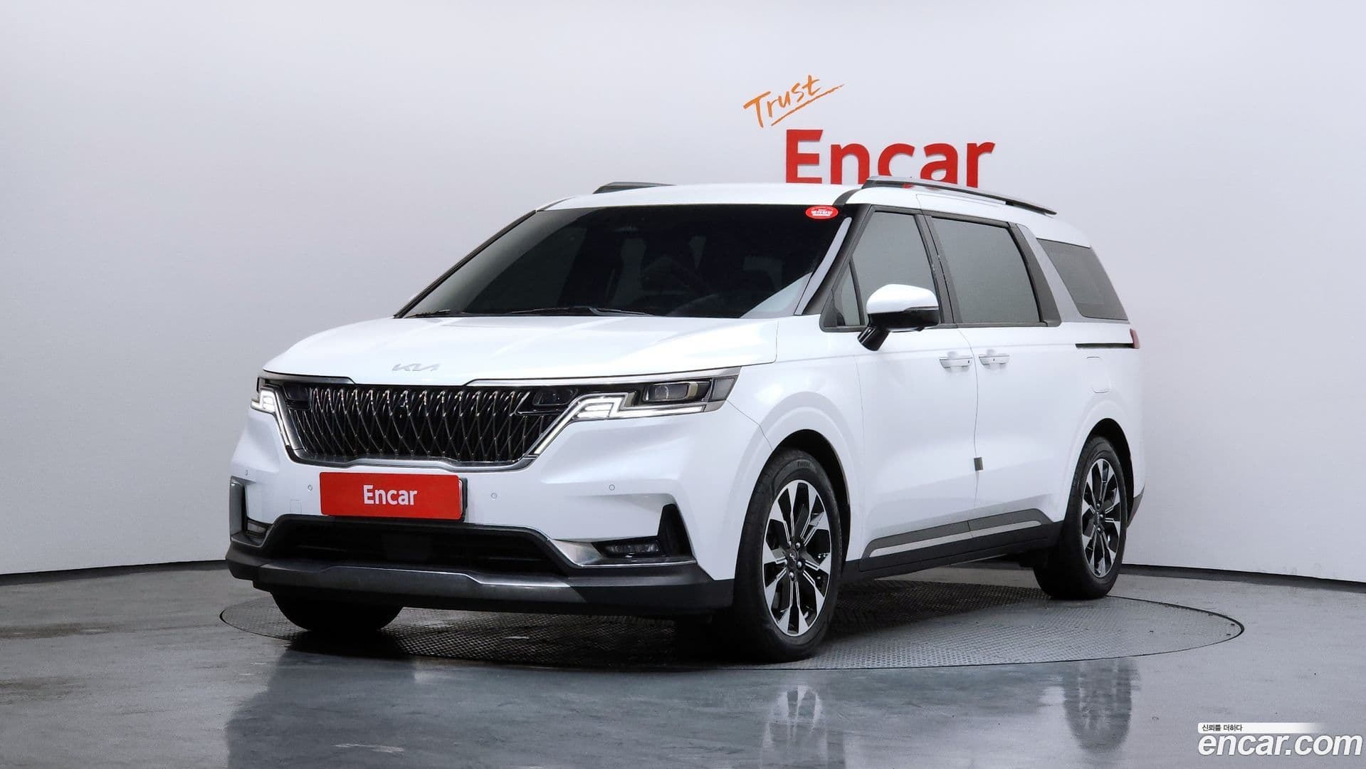Main__Slider__Photo:Canival Kia 2023.5-0