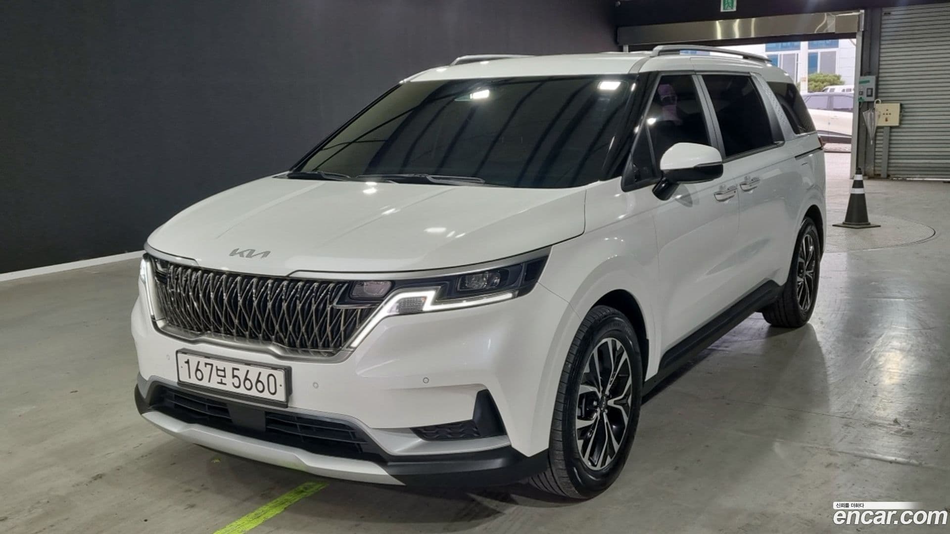 Main__Slider__Photo:Canival Kia 2023.0-0