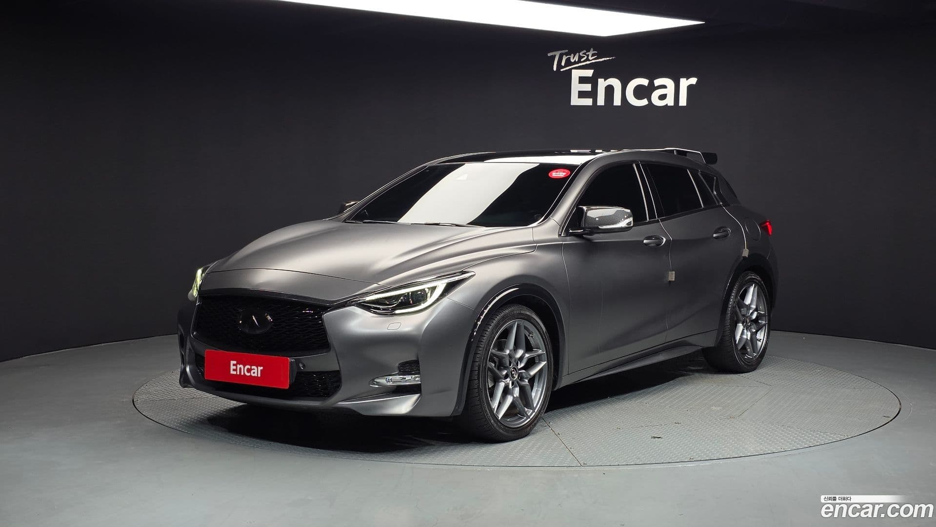 Main__Slider__Photo:Q30 Infiniti 2017.11-0
