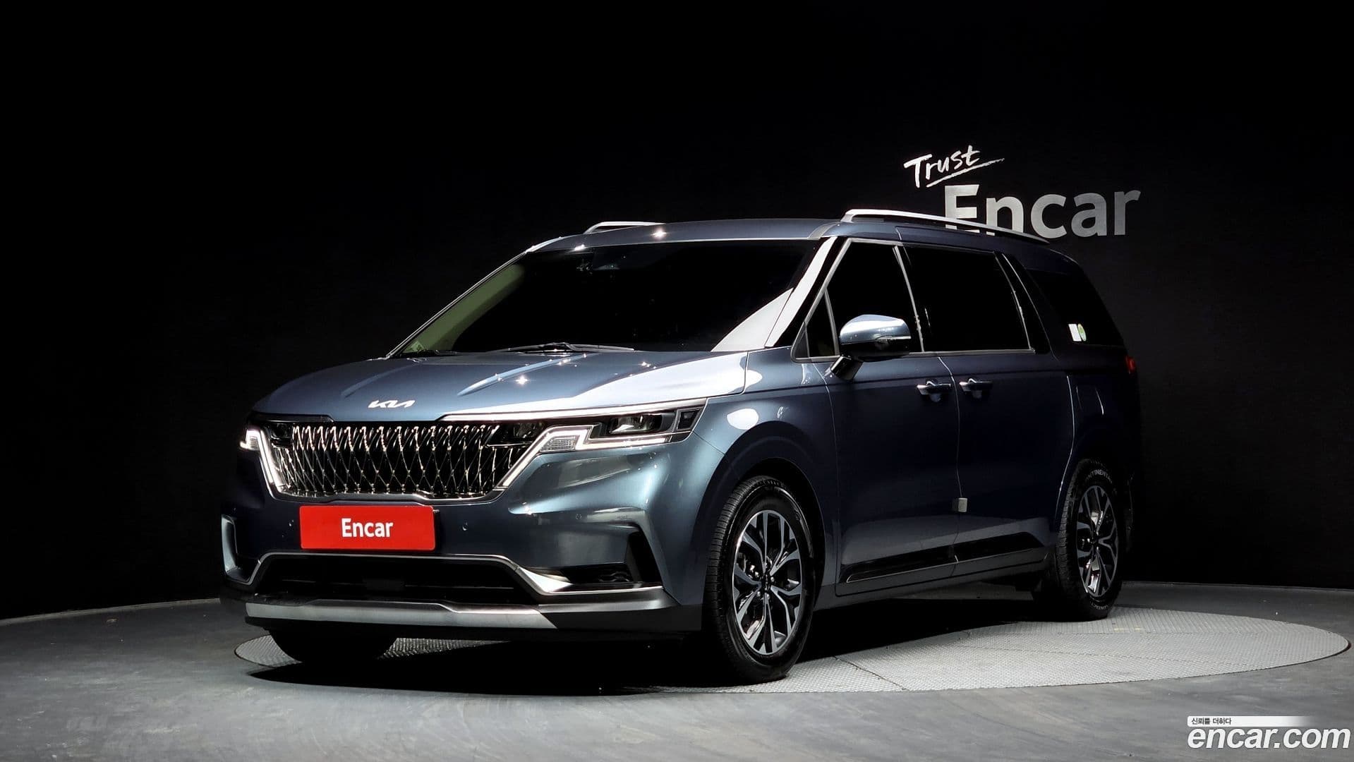 Main__Slider__Photo:Canival Kia 2023.3-0