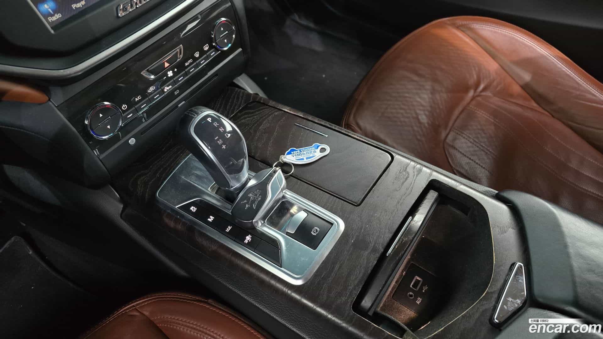 Ghibli Maserati 2014.11-INNER-009