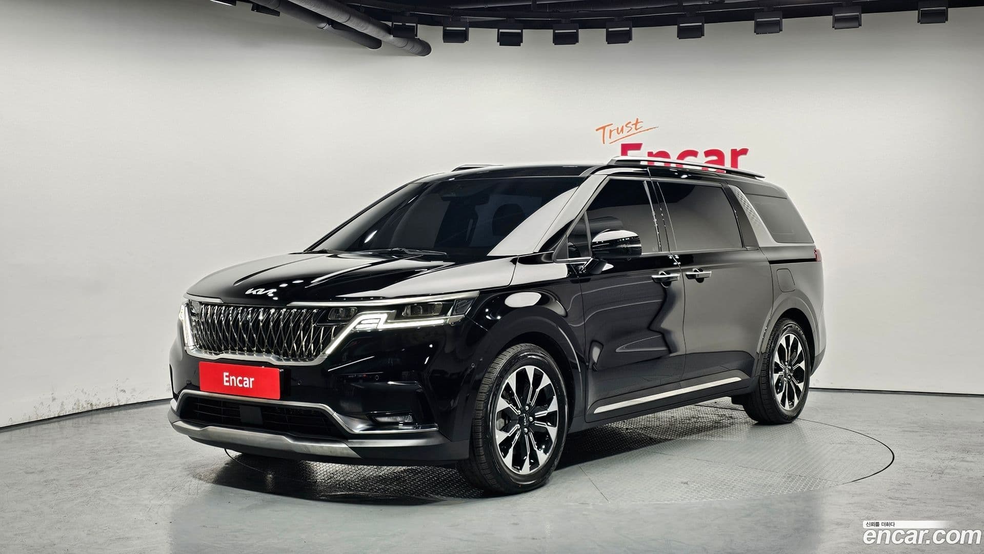 Main__Slider__Photo:Canival Kia 2022.7-0