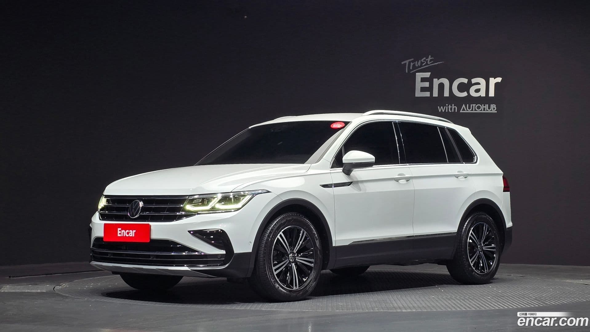 Main__Slider__Photo:Tiguan Volkswagen 2021.8-0