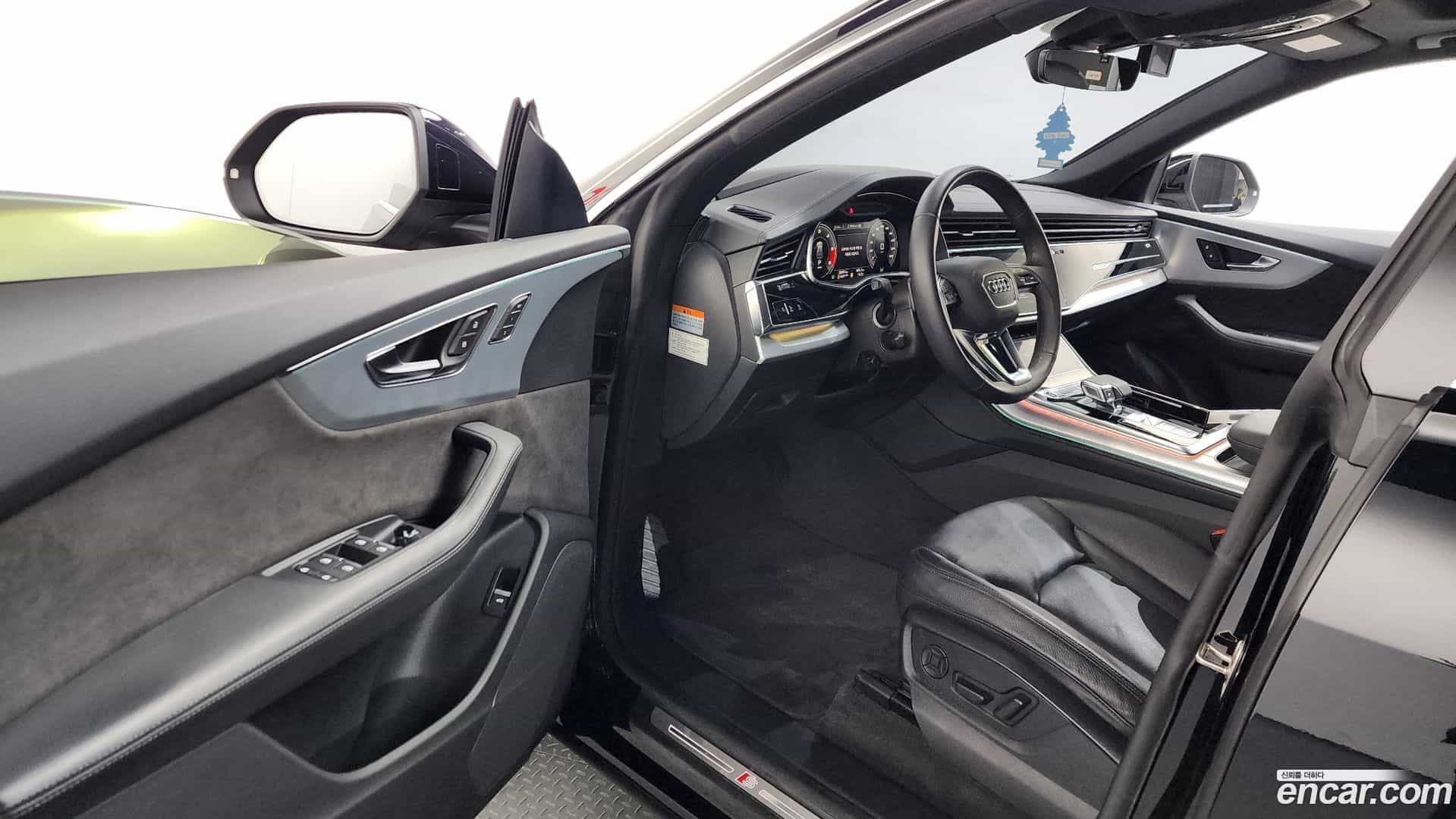Q8 Audi 2021.5-INNER-010